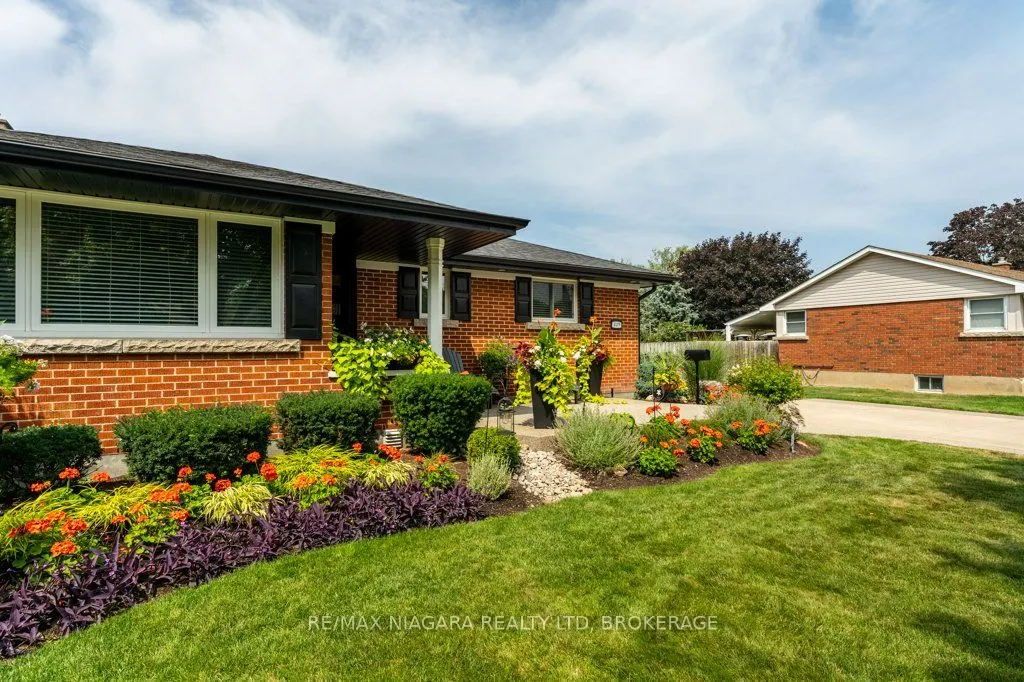 429 Grantham Avenue