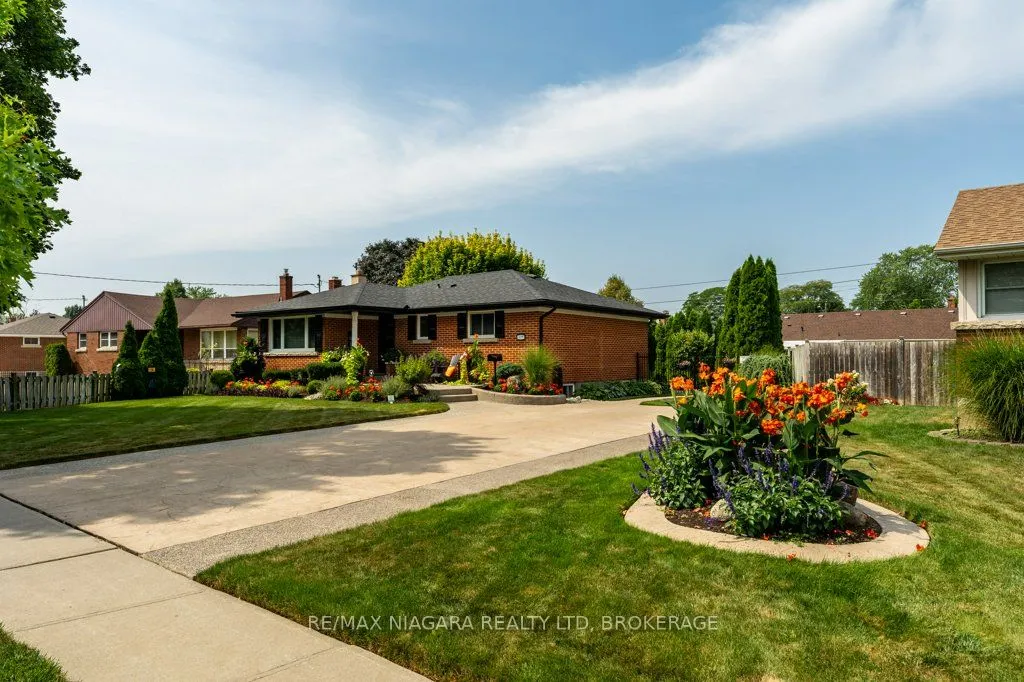 429 Grantham Avenue
