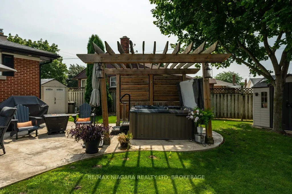 429 Grantham Avenue