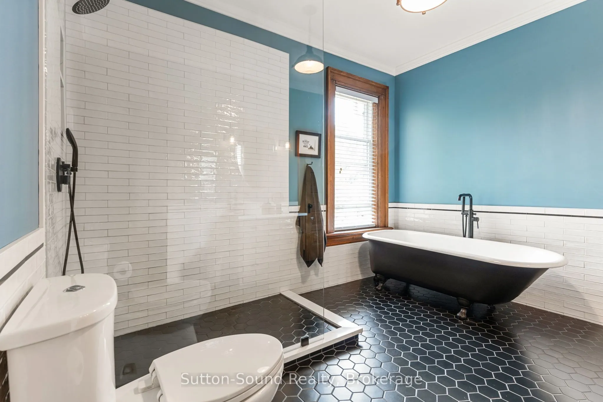 1304 4th Avenue W