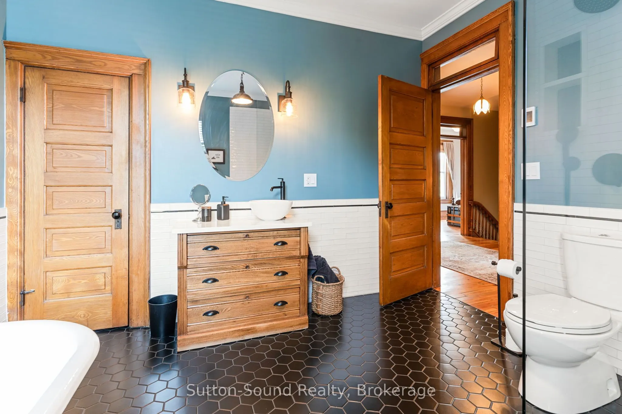 1304 4th Avenue W