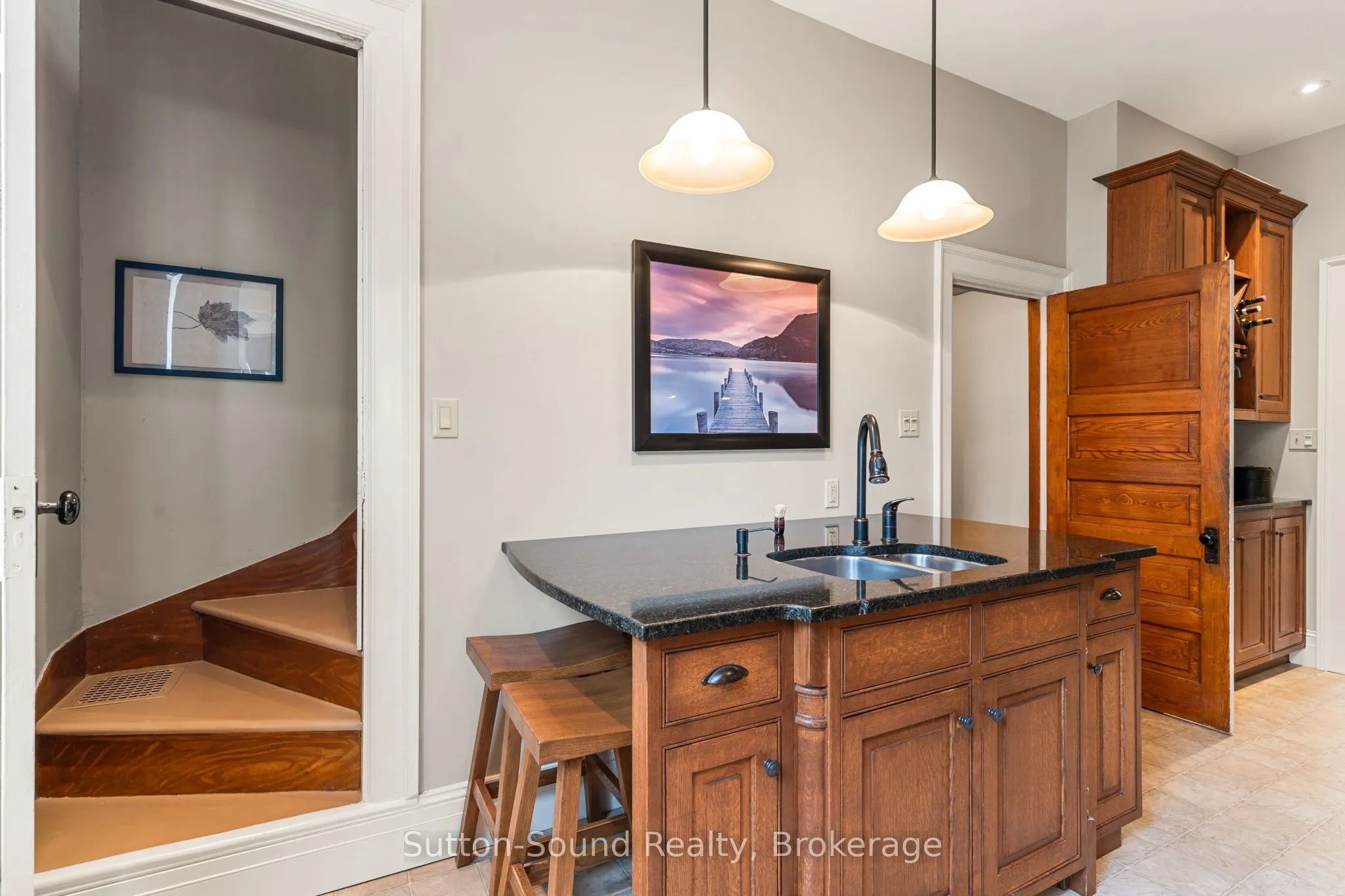 1304 4th Avenue W