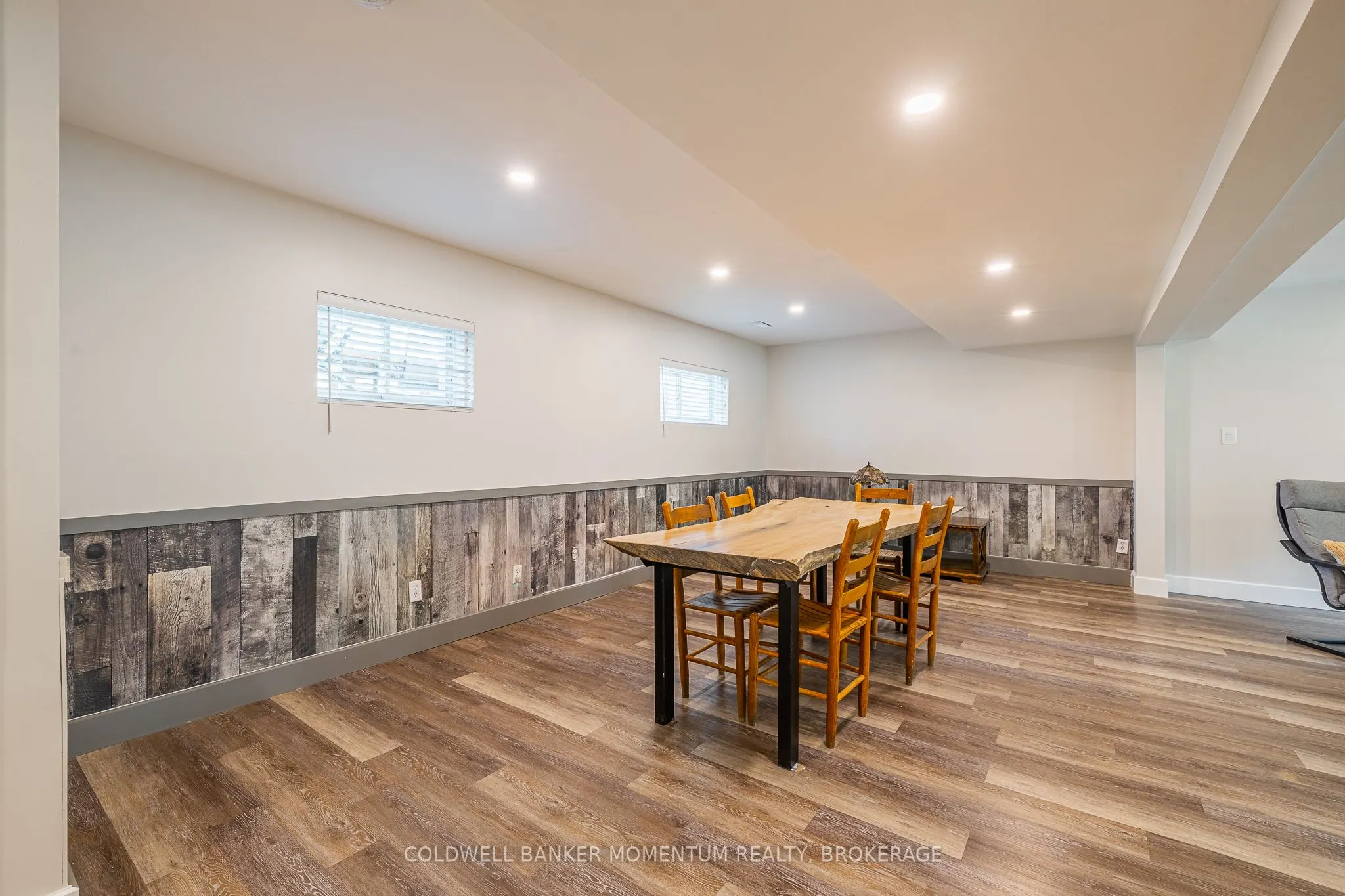 348 Cambridge Road W