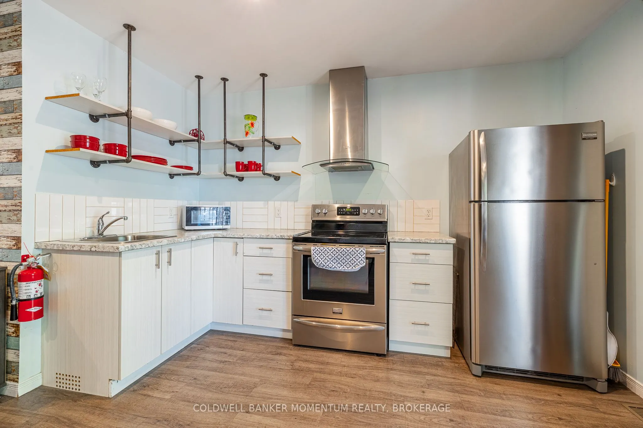 348 Cambridge Road W