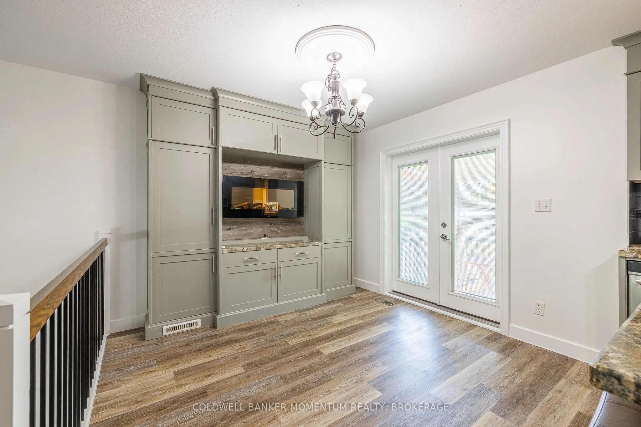 348 Cambridge Road W