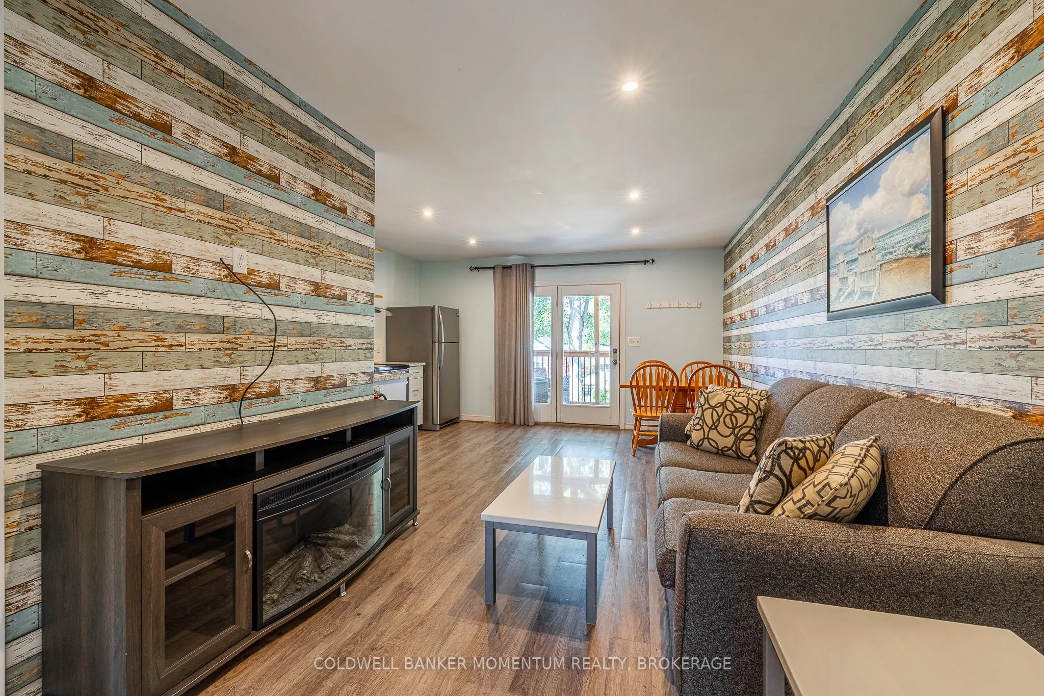 348 Cambridge Road W