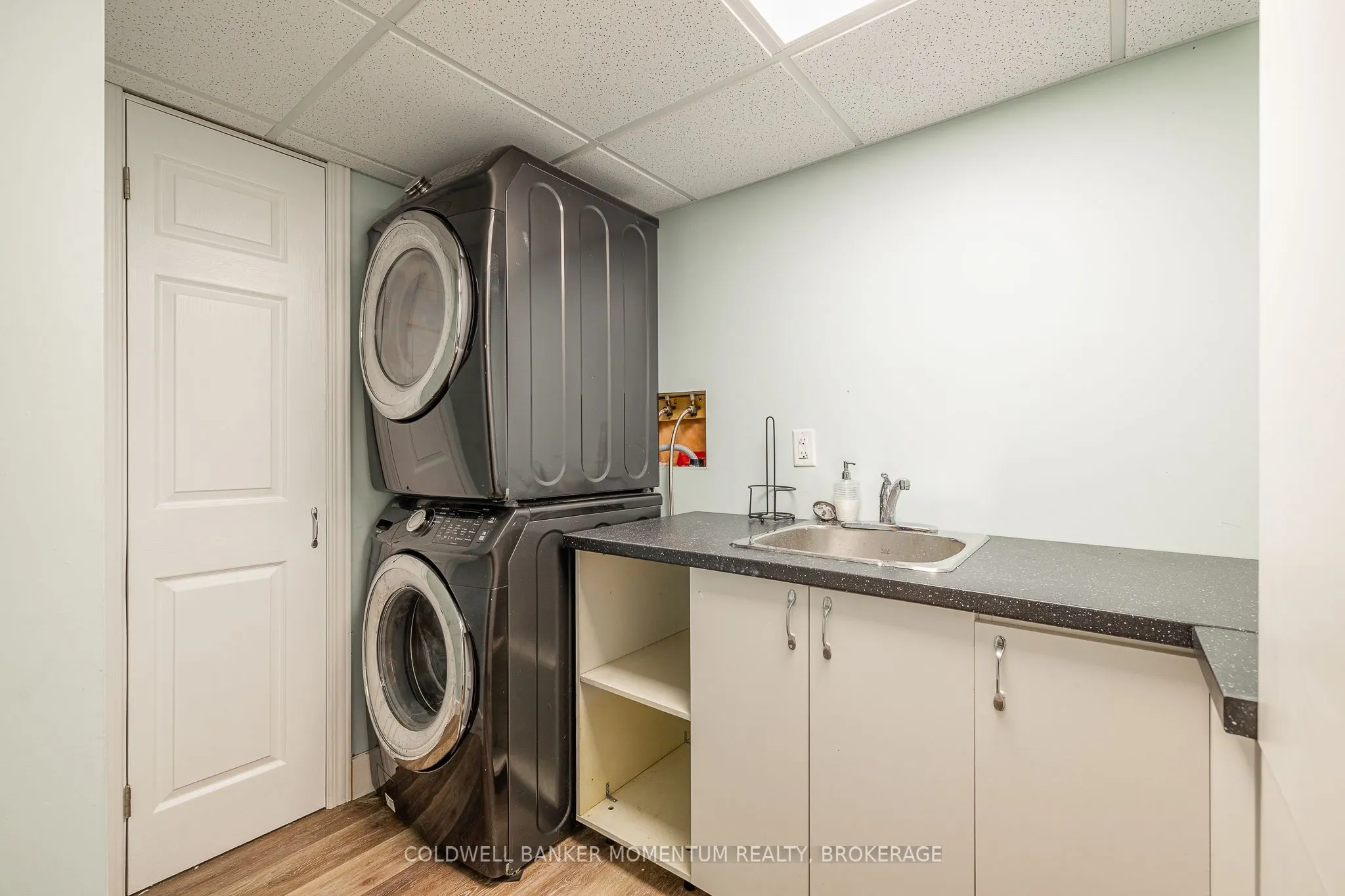 348 Cambridge Road W