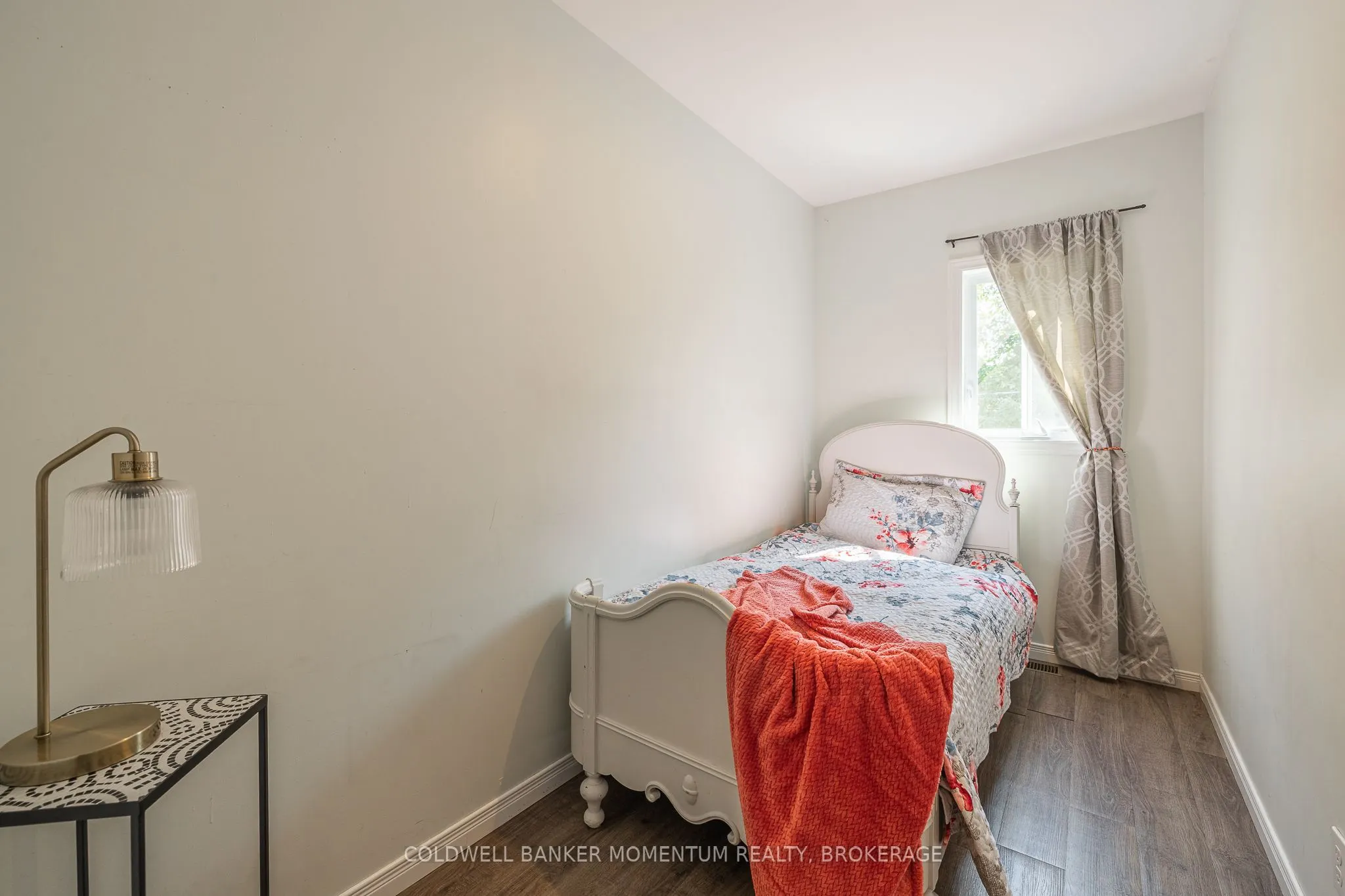 348 Cambridge Road W