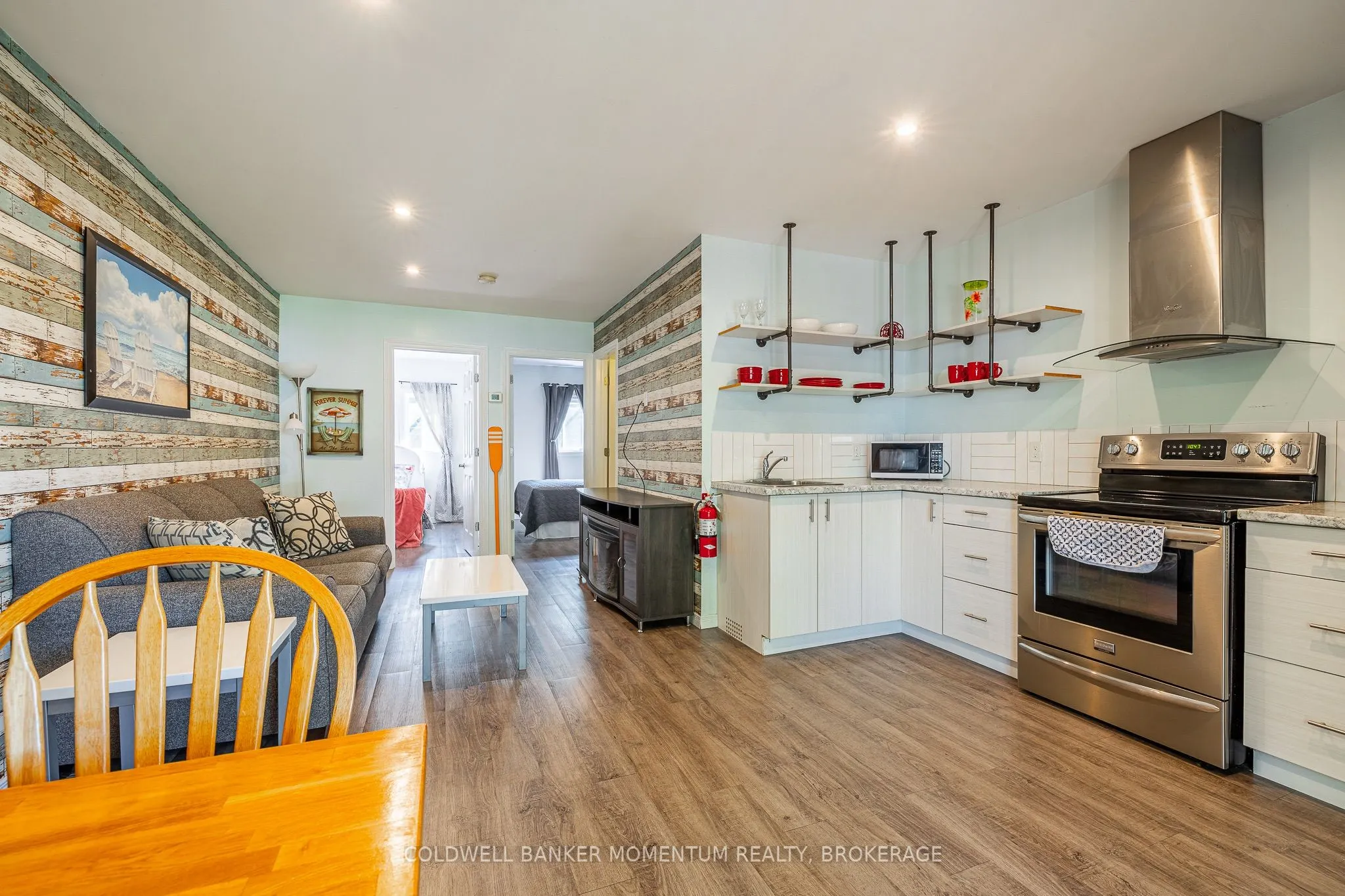 348 Cambridge Road W