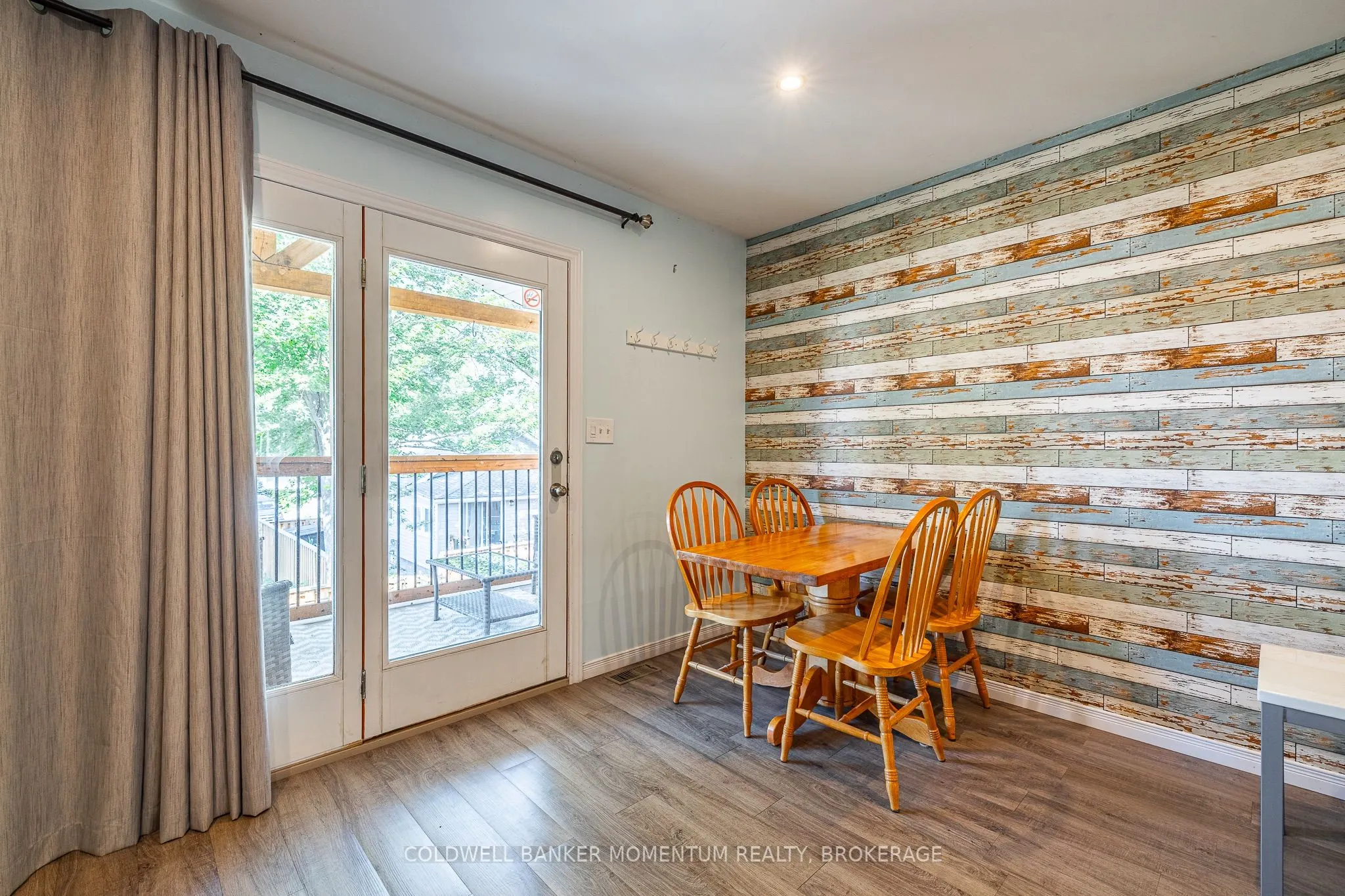 348 Cambridge Road W