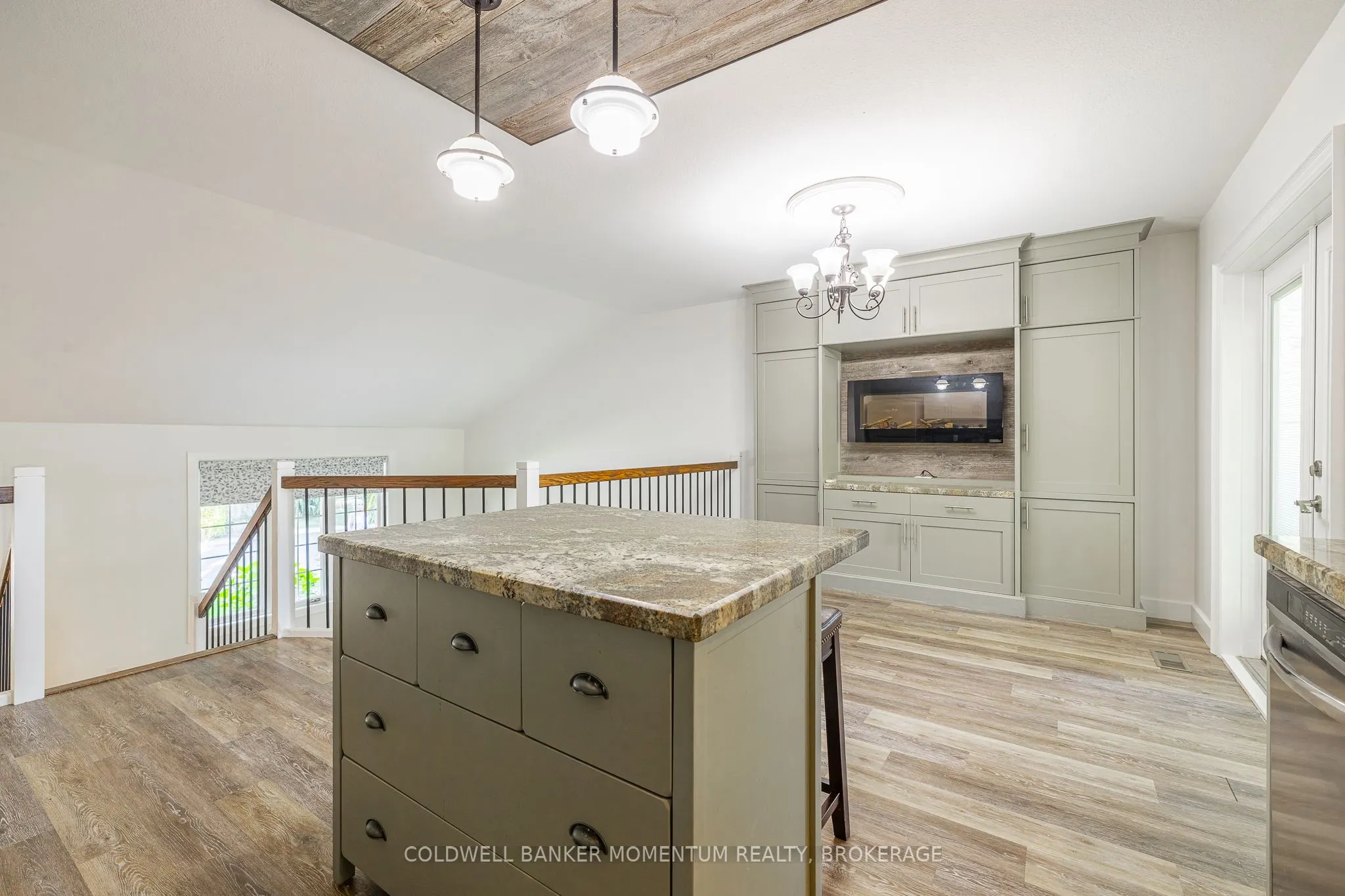 348 Cambridge Road W