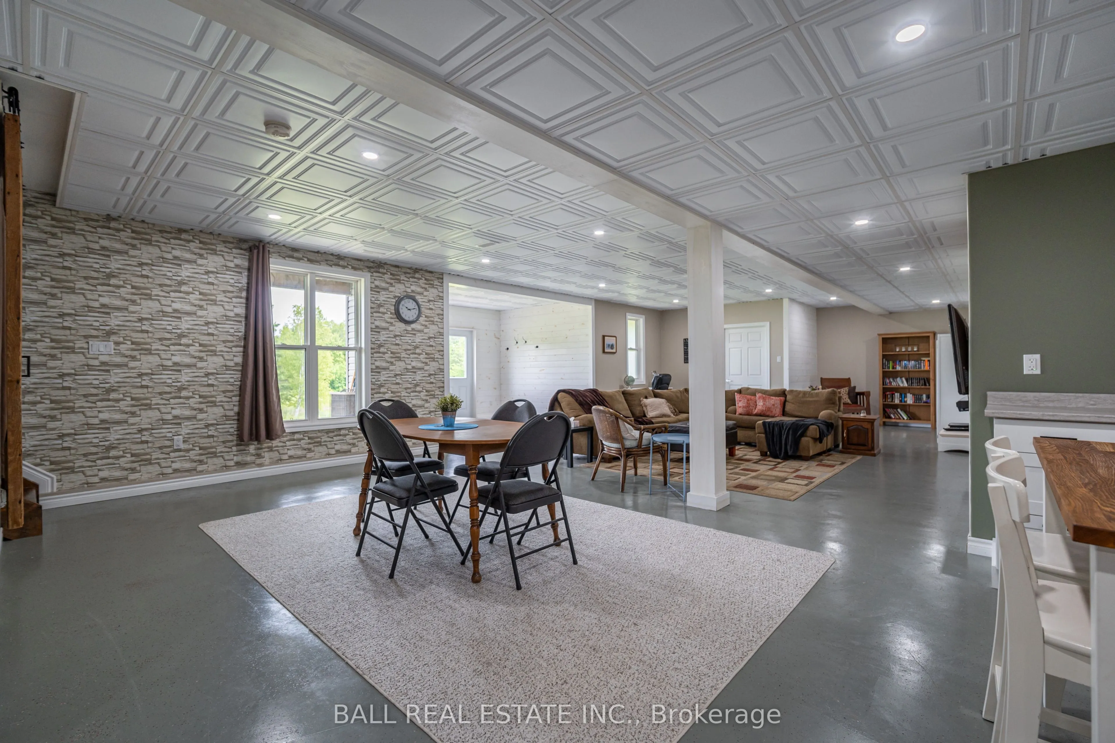 2120 Deer Bay Road