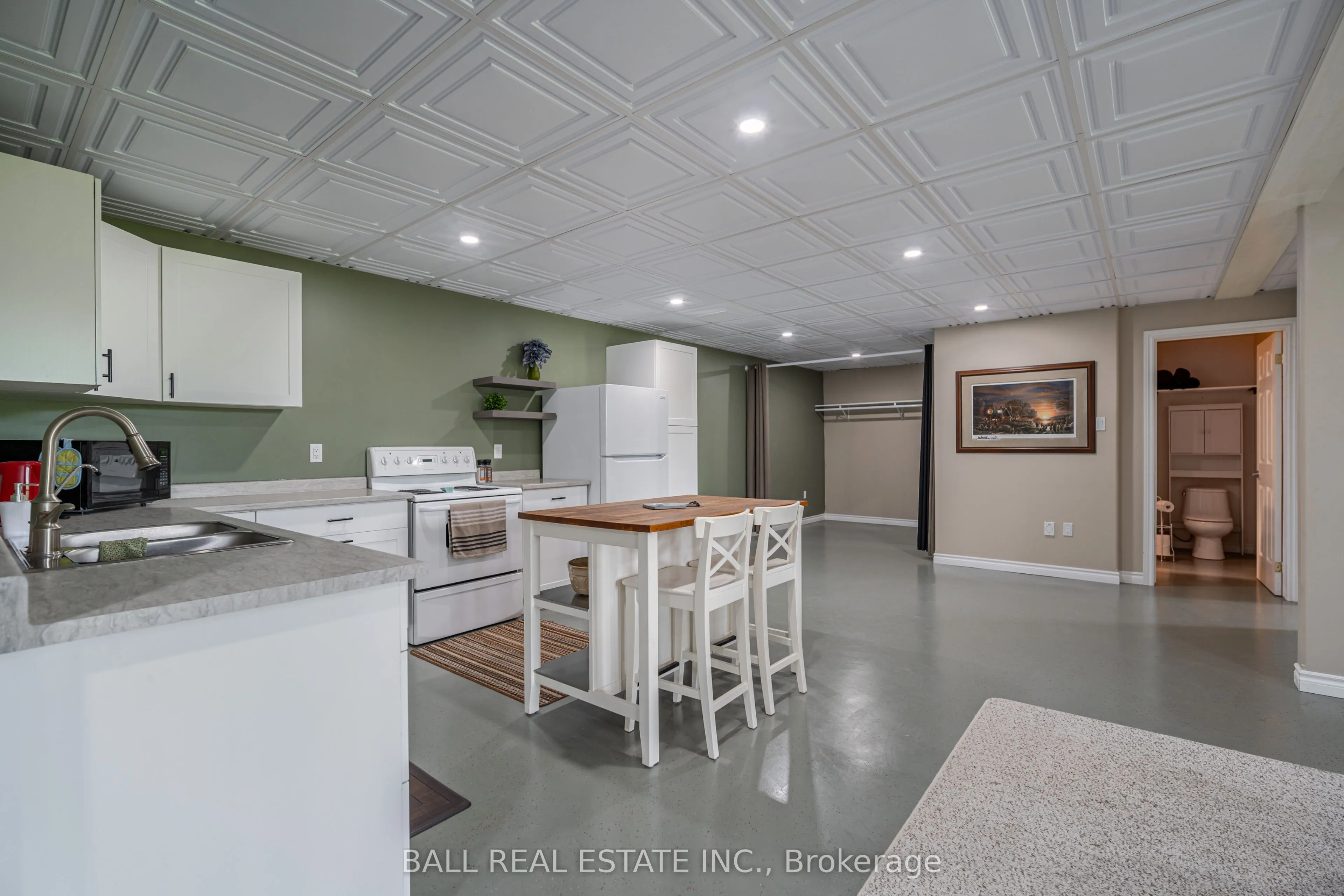 2120 Deer Bay Road