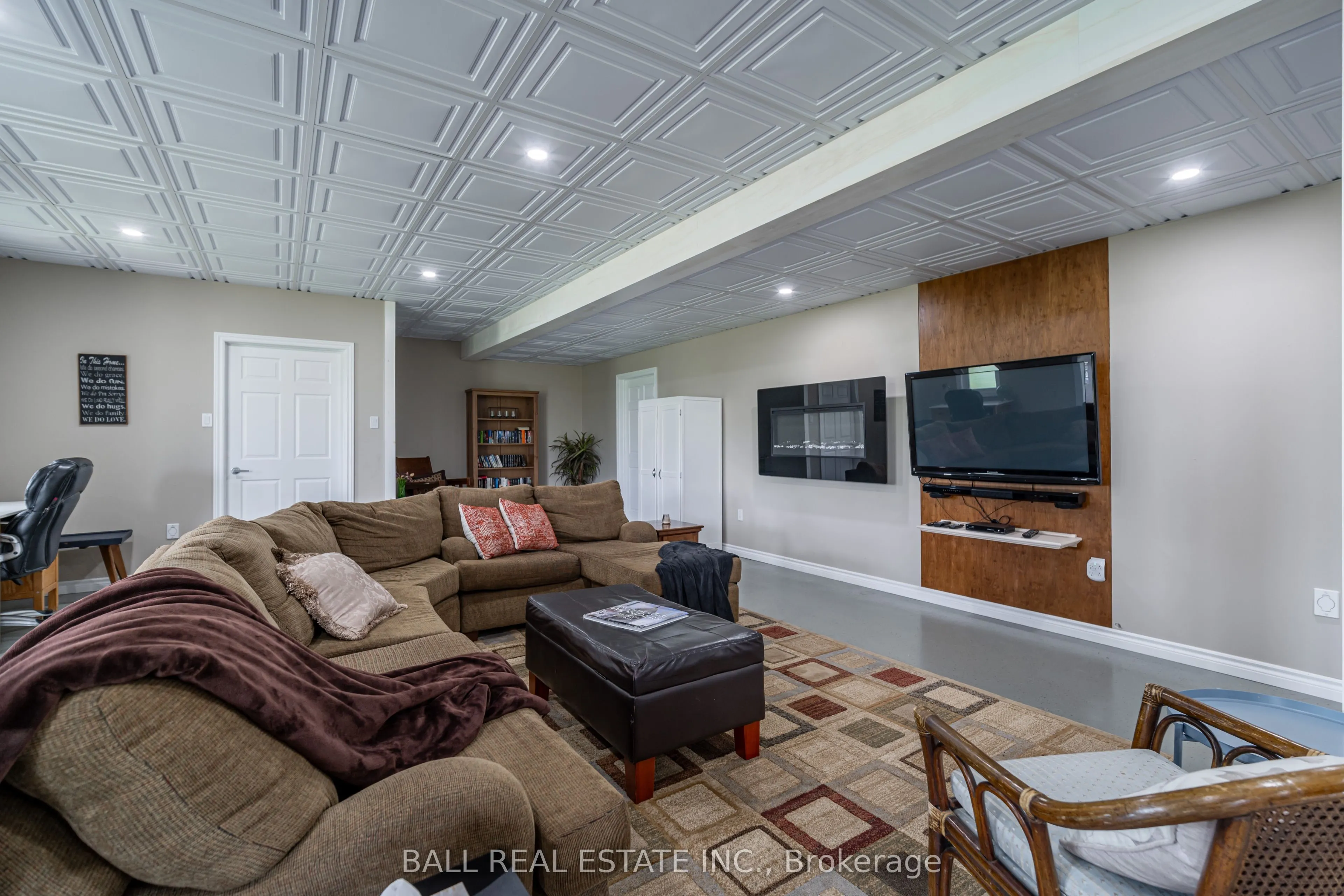 2120 Deer Bay Road