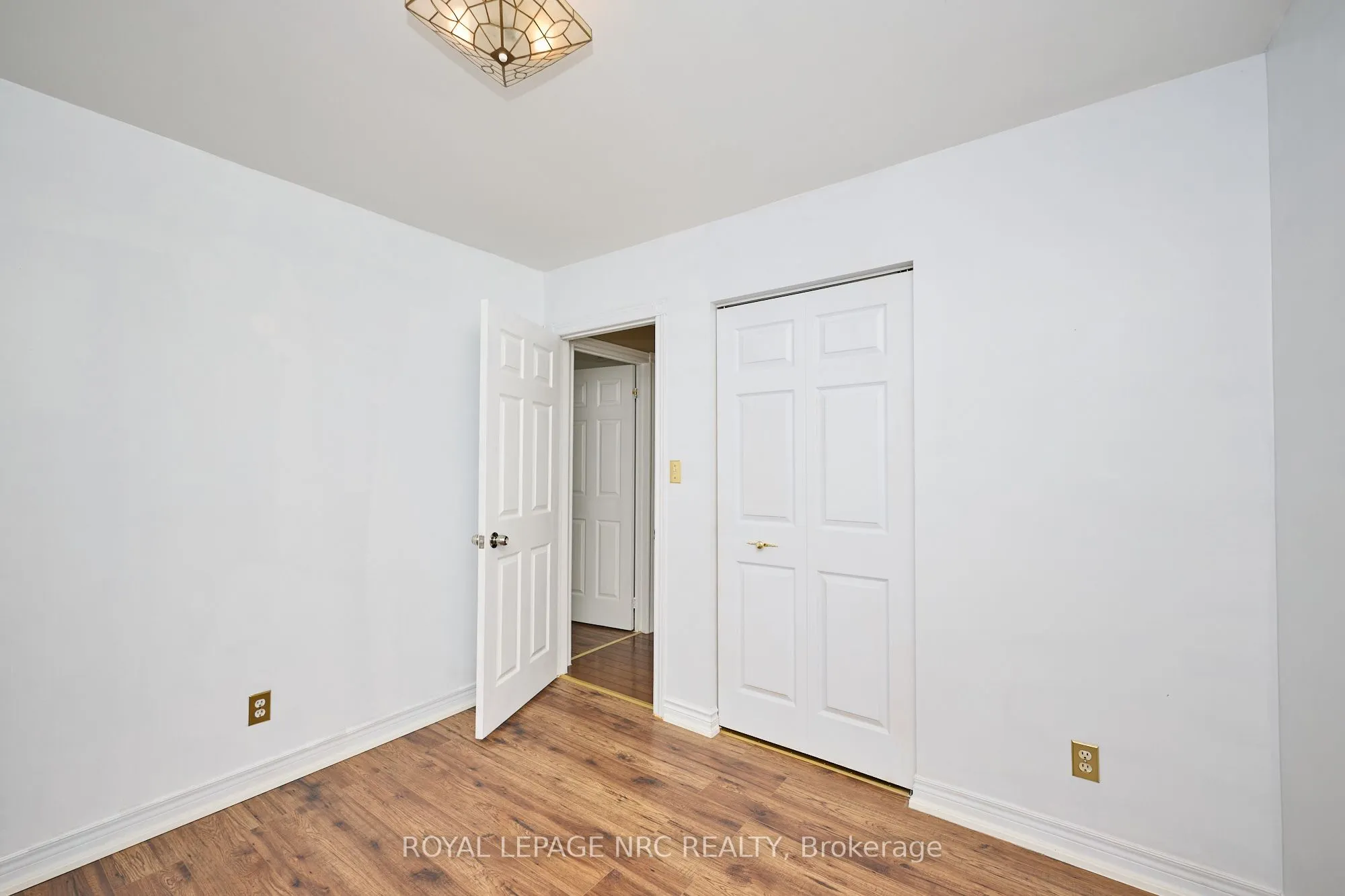 4040 Lakeshore Road