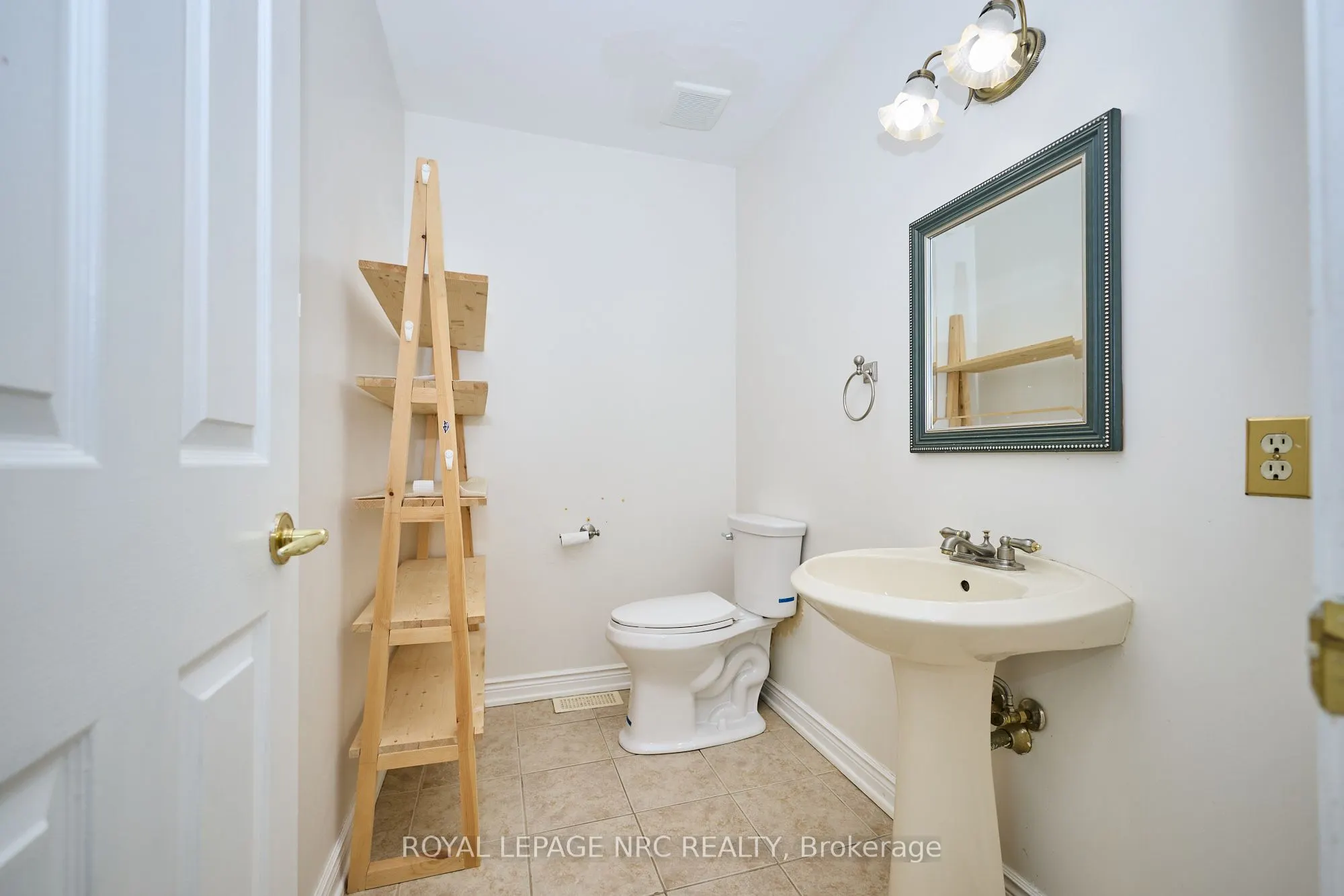 4040 Lakeshore Road