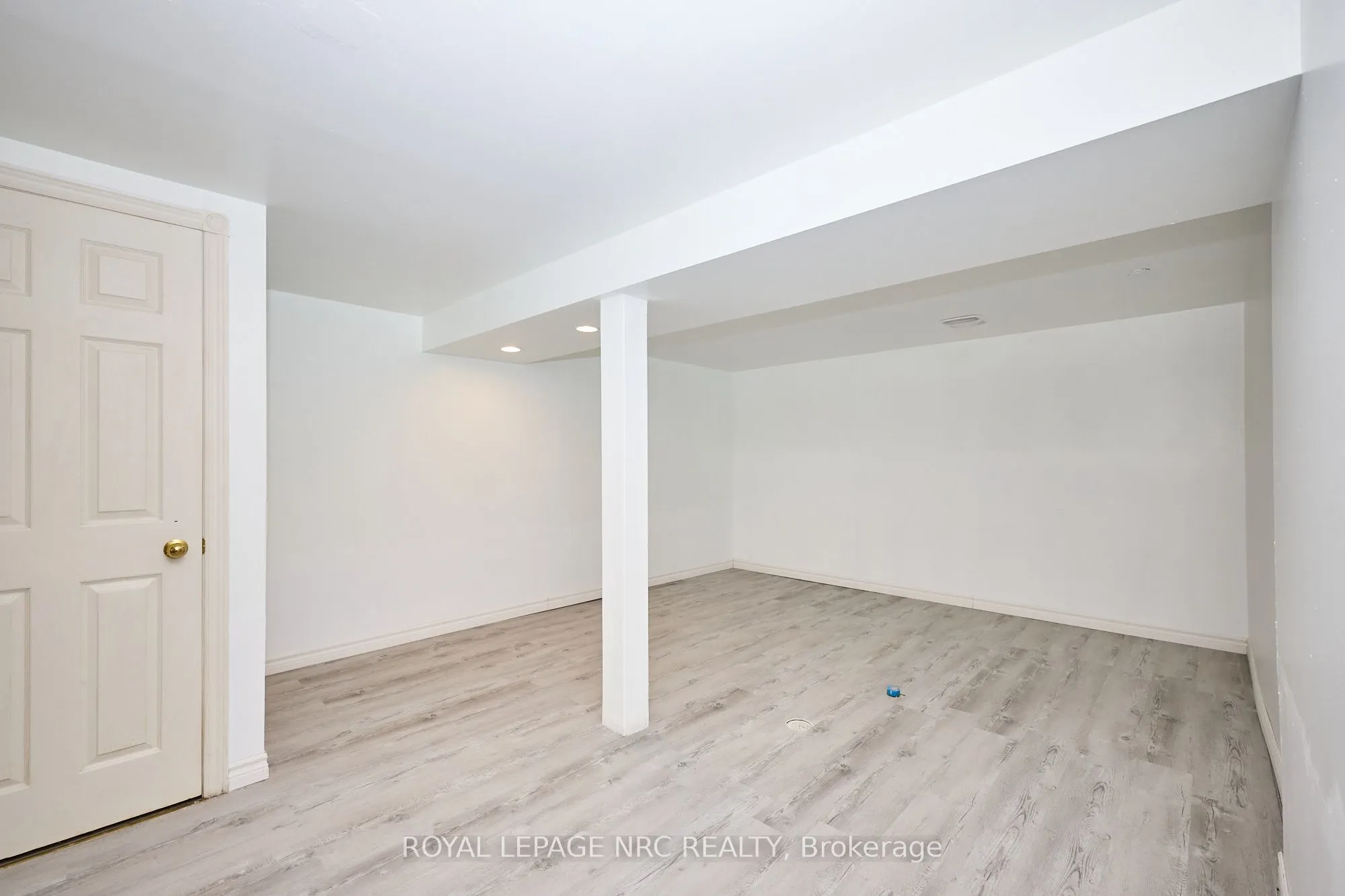4040 Lakeshore Road