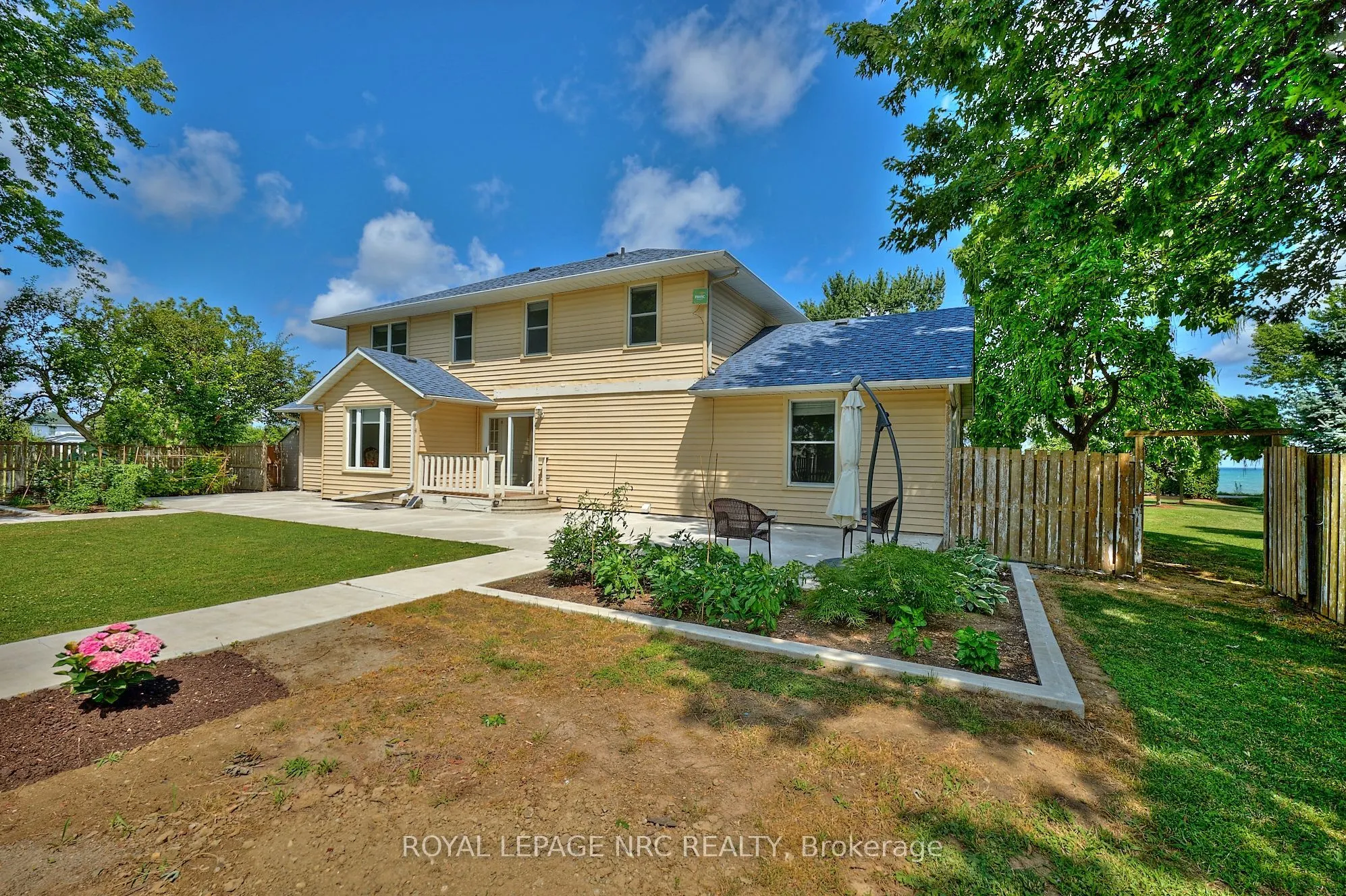 4040 Lakeshore Road