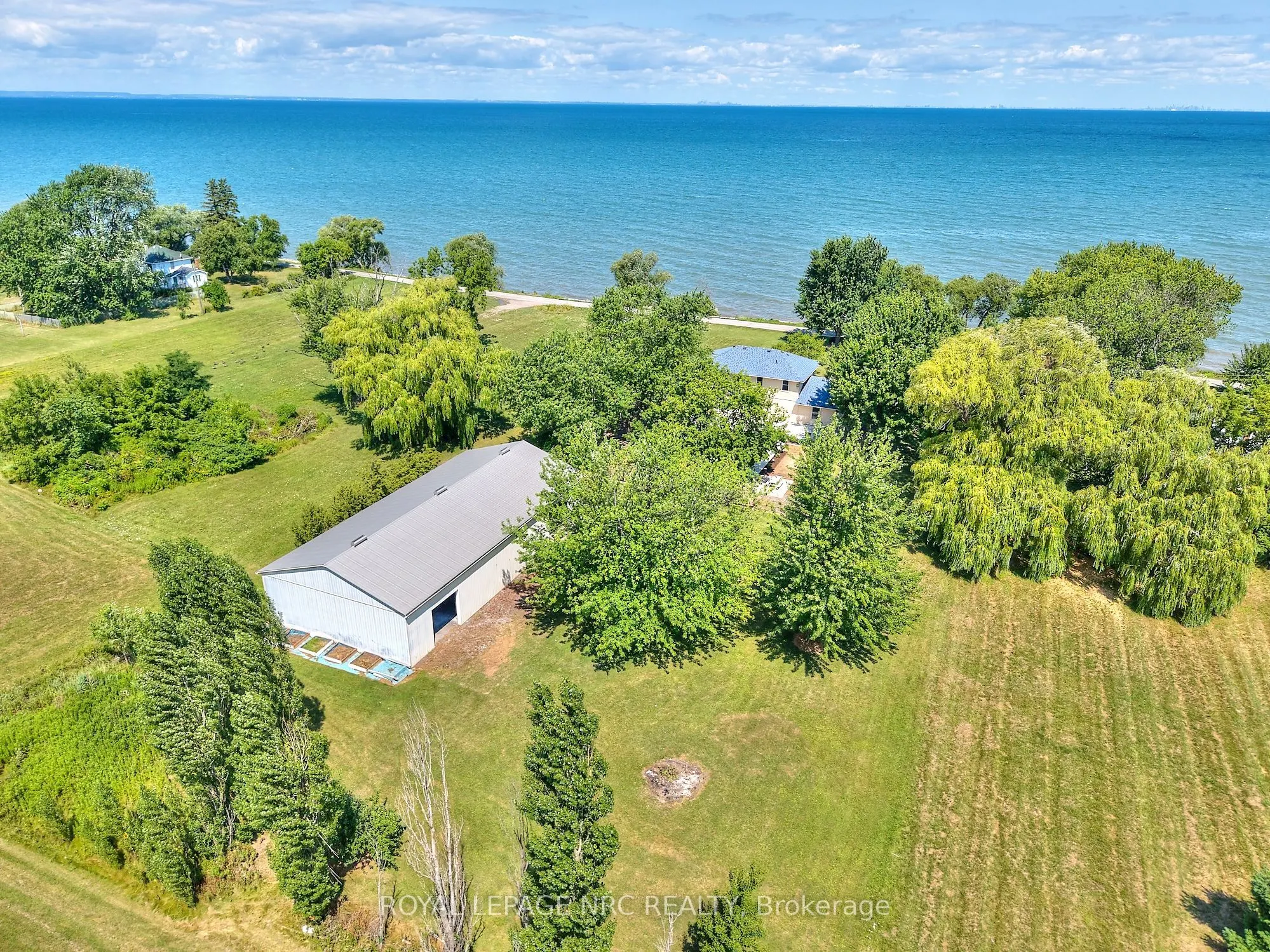 4040 Lakeshore Road