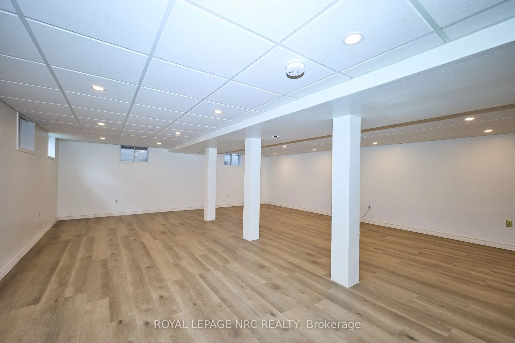 4040 Lakeshore Road