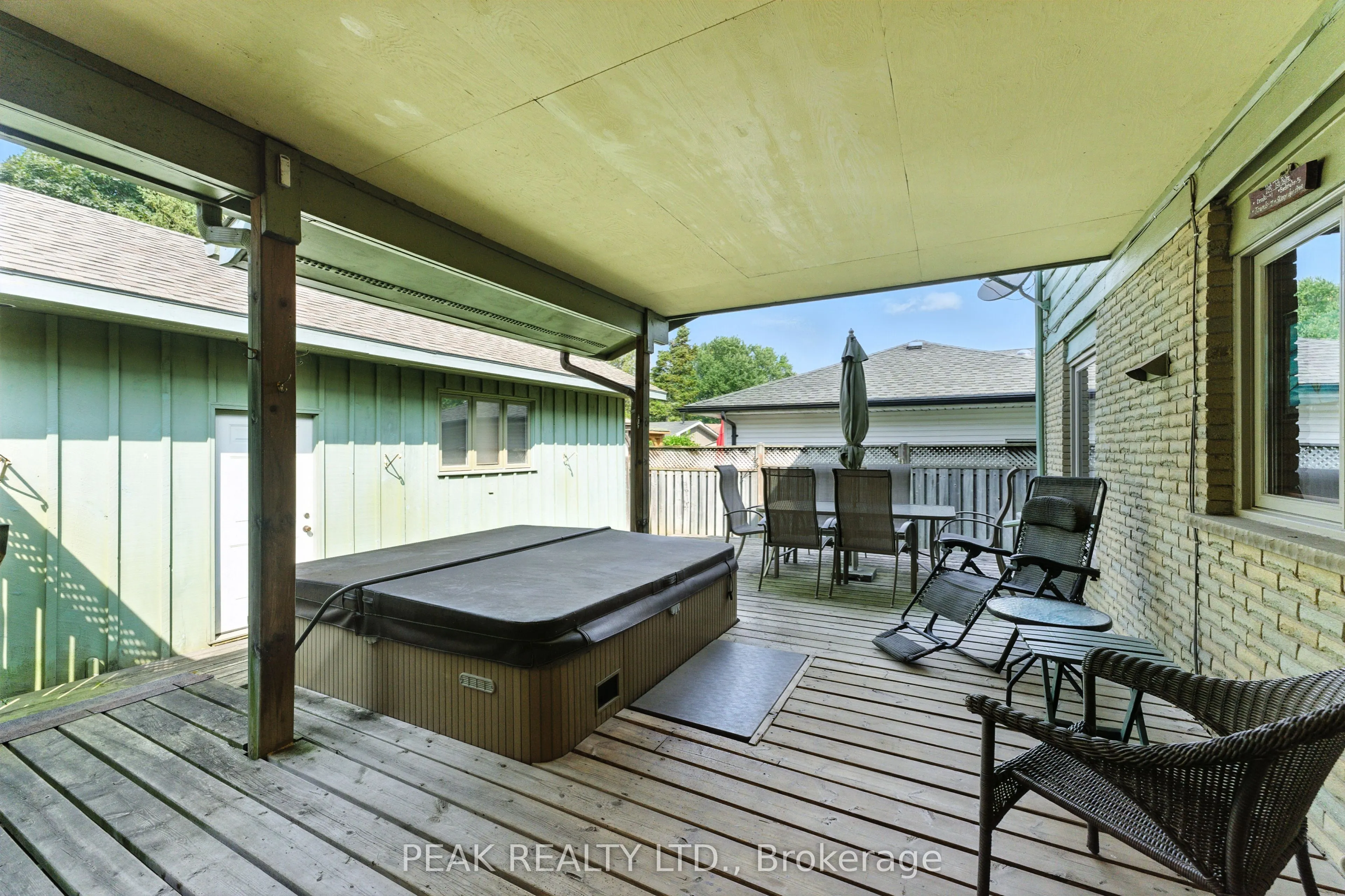 7 Palm Crescent