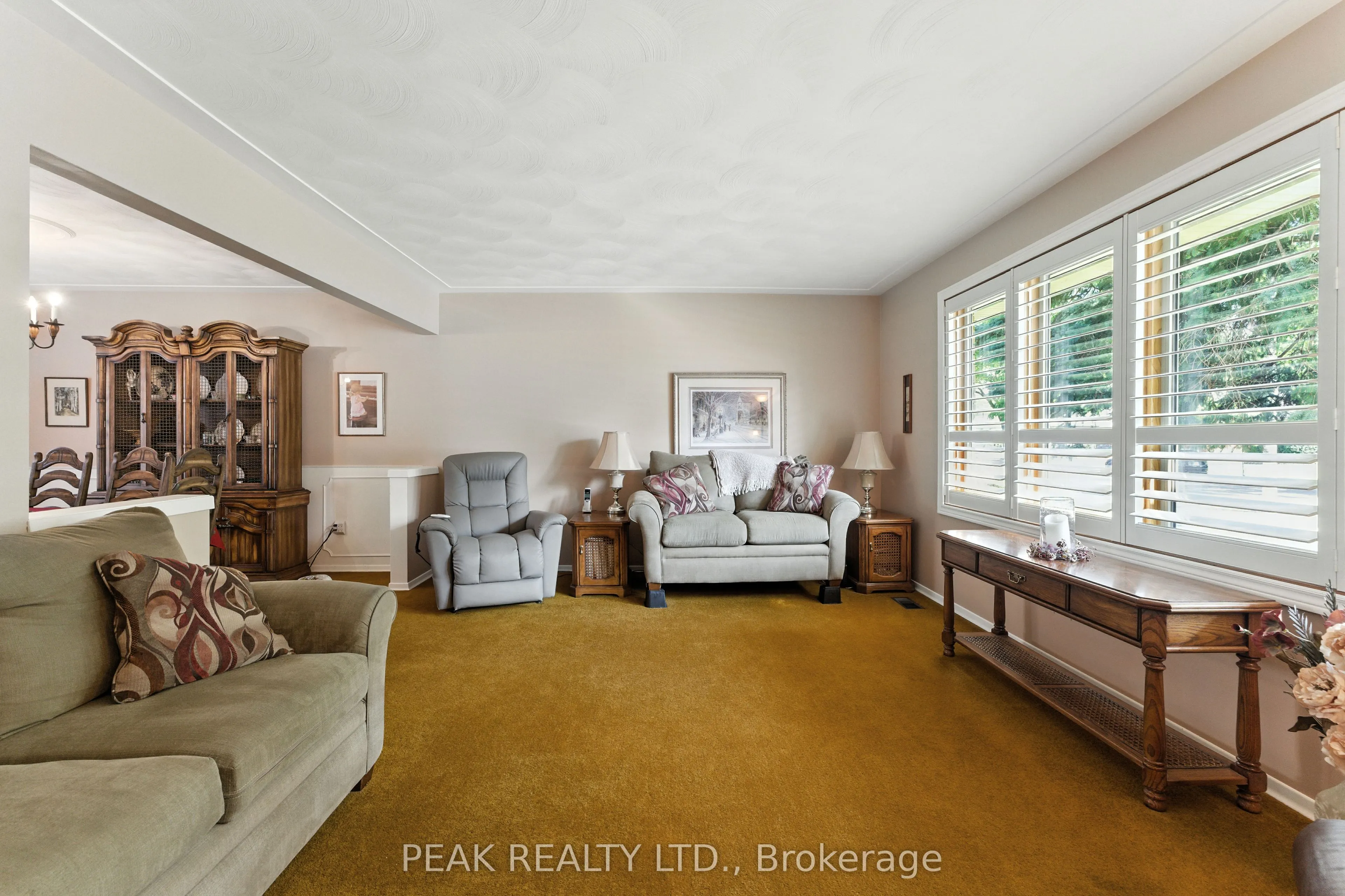 7 Palm Crescent