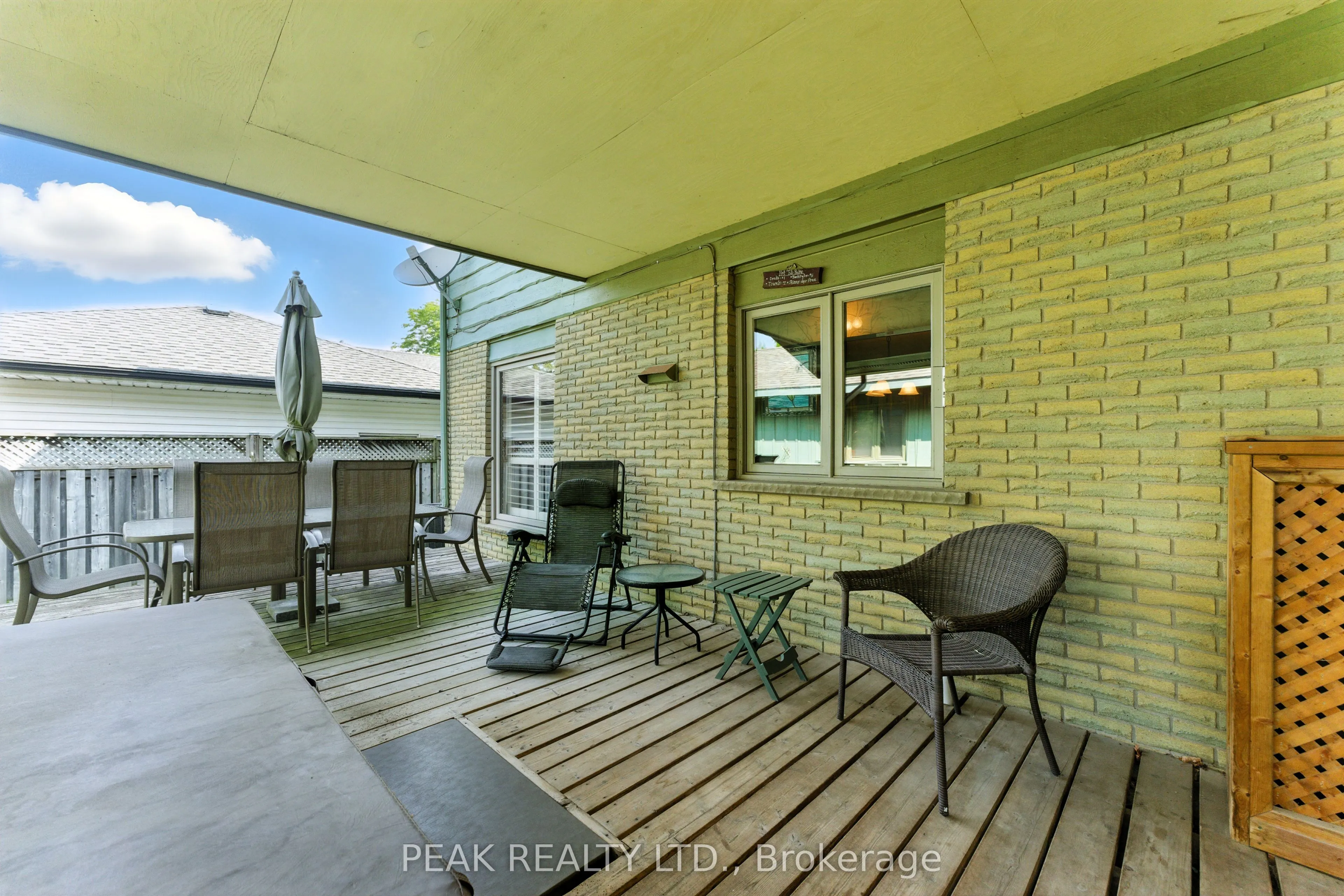 7 Palm Crescent