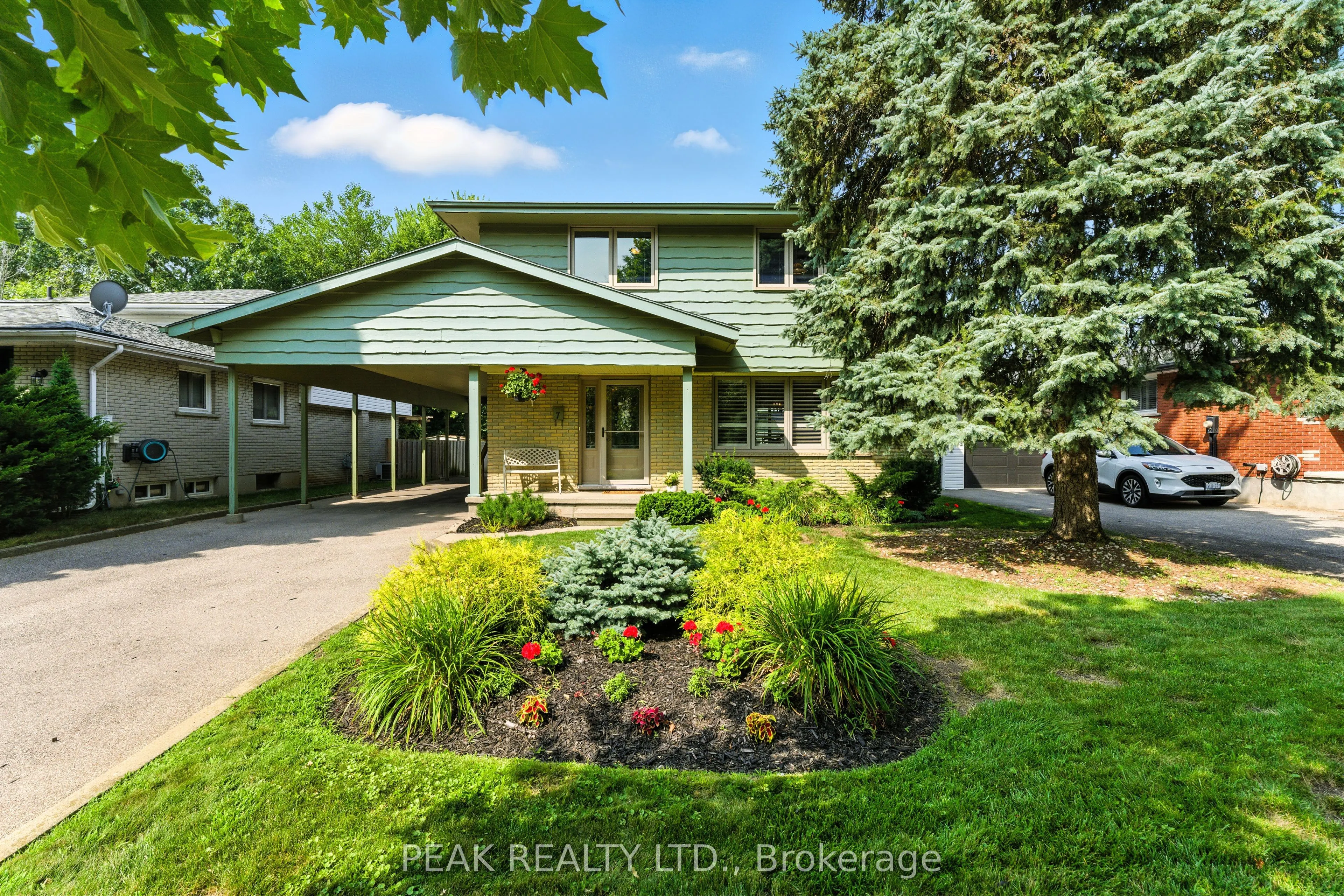 7 Palm Crescent