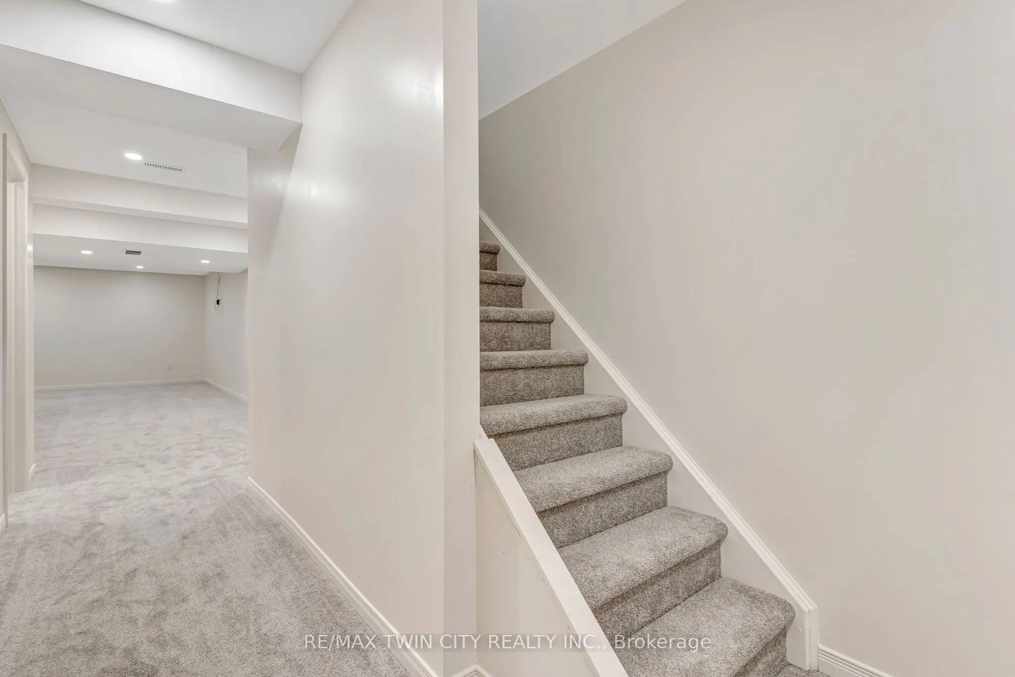 466 Annapolis Court
