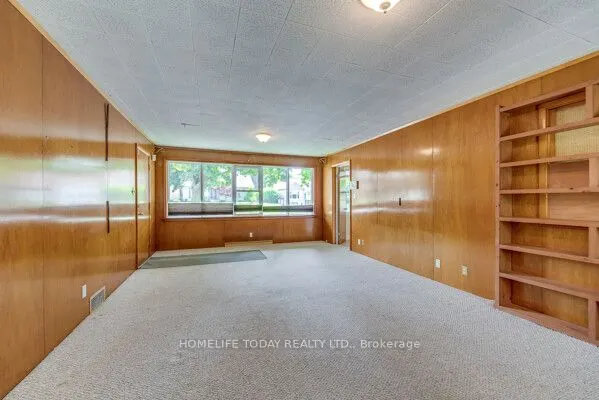 182 Forsyth Drive
