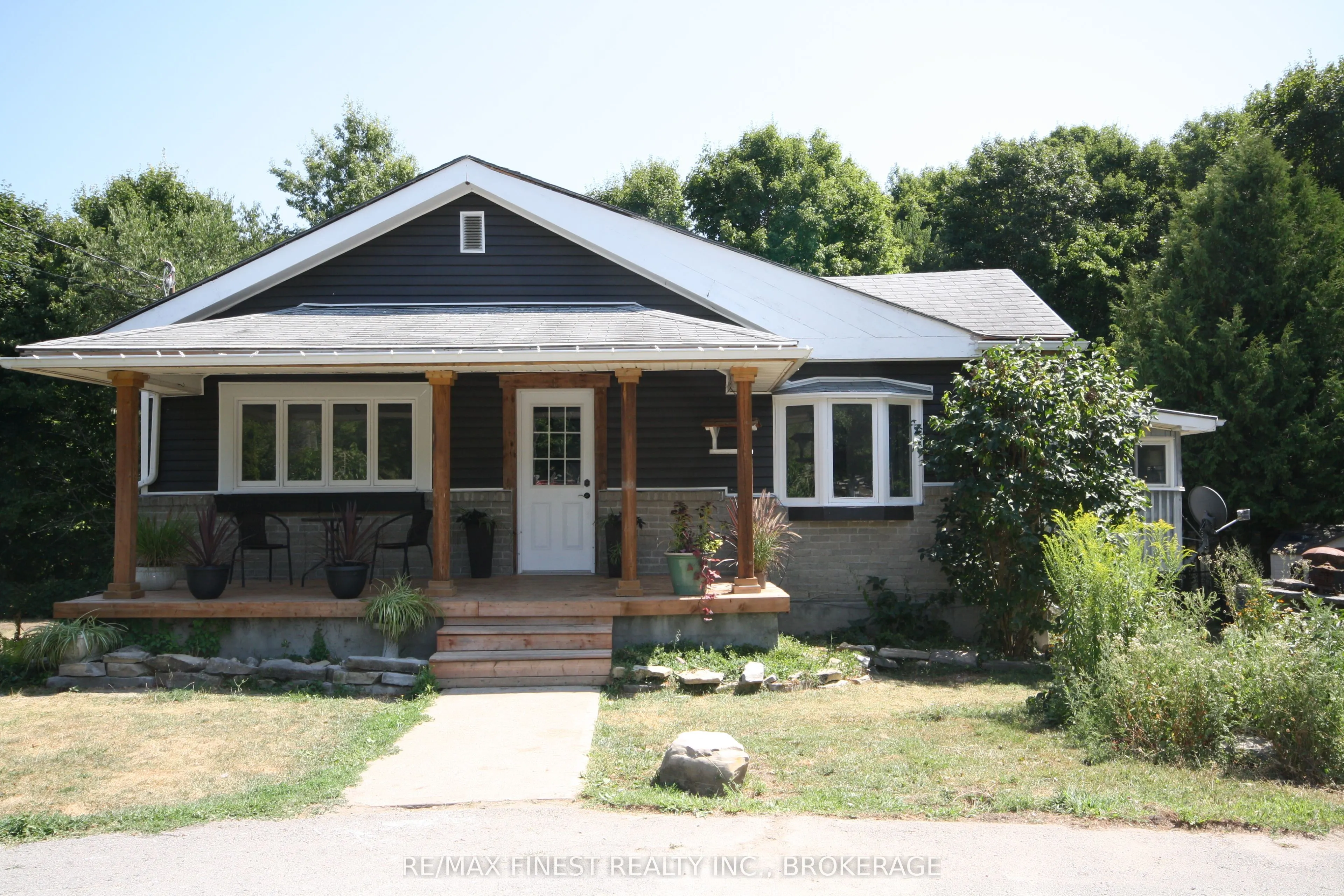3376 Battersea Road