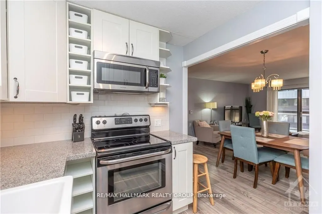 475 Laurier Street W, #205