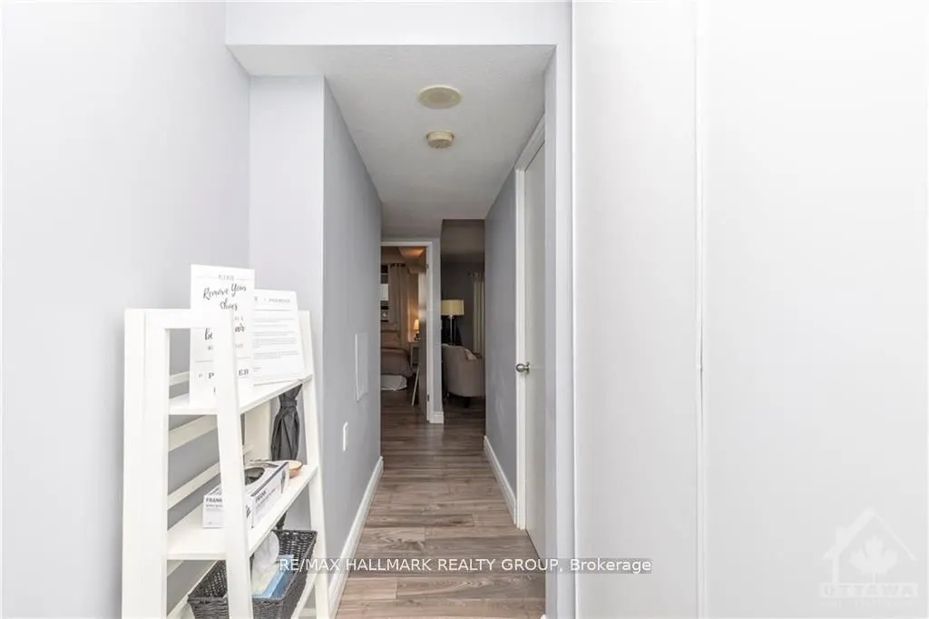 475 Laurier Street W, #205