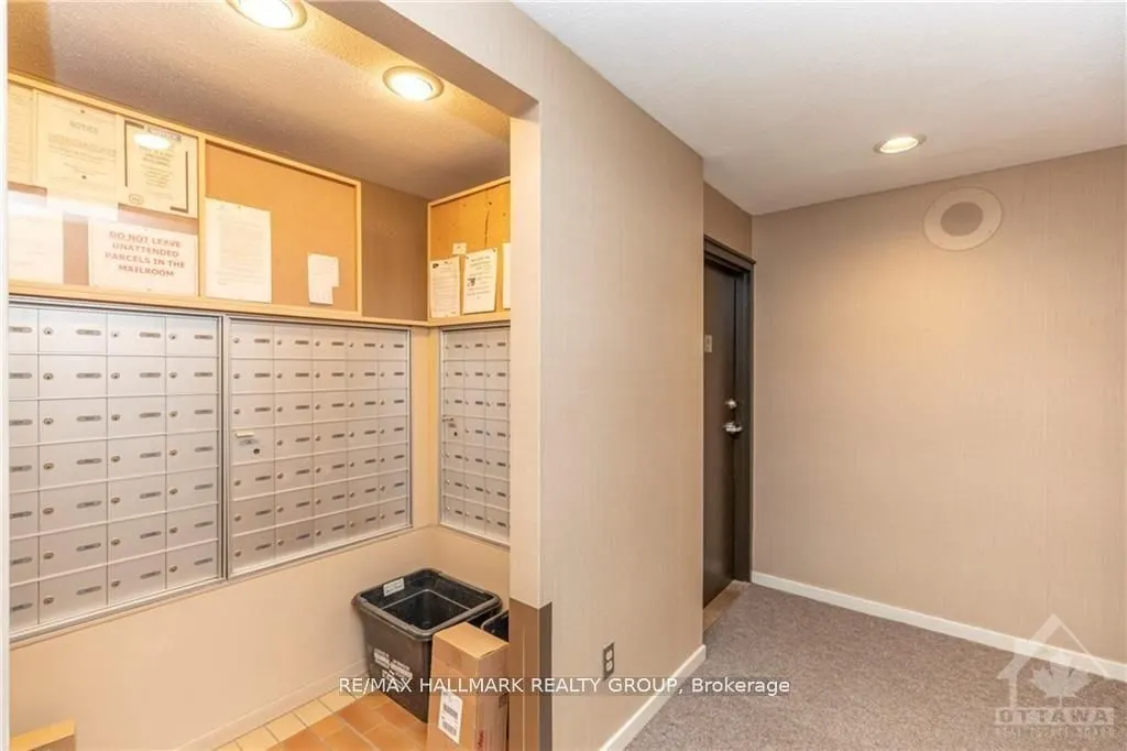 475 Laurier Street W, #205