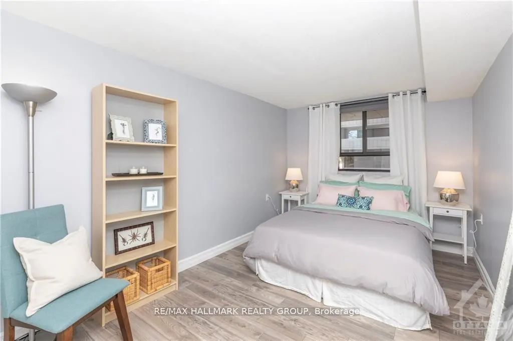 475 Laurier Street W, #205