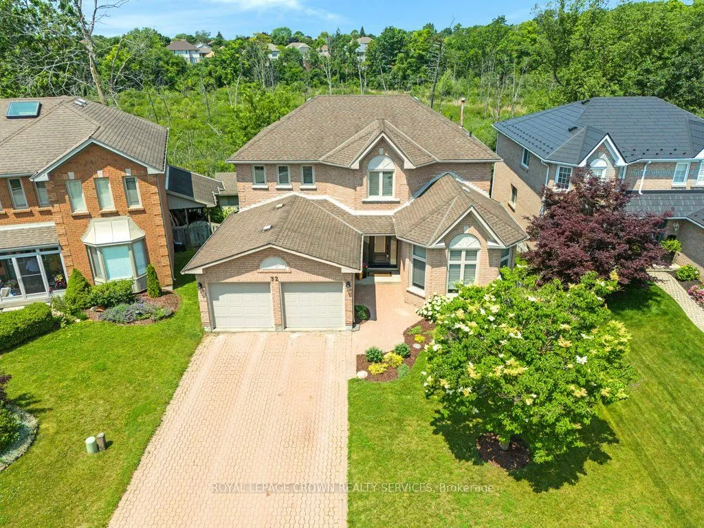 32 Kingfisher Crescent