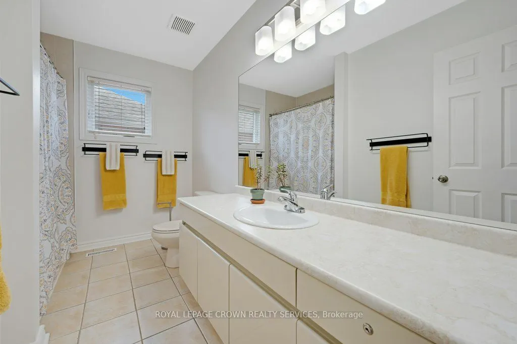 32 Kingfisher Crescent