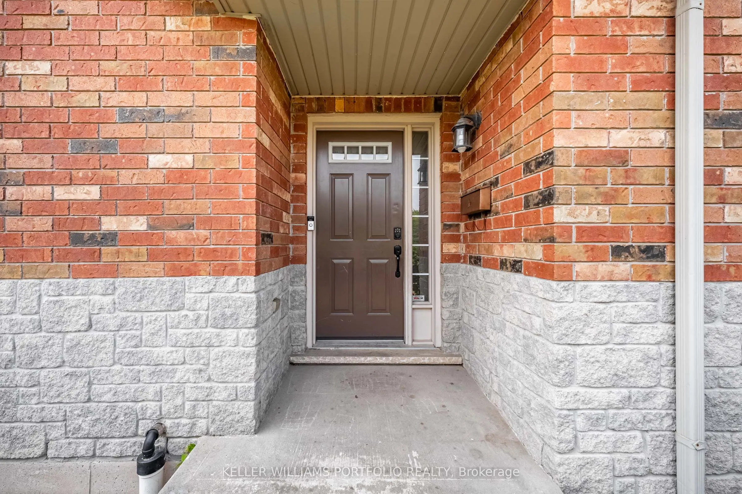 90 Magnolia Crescent