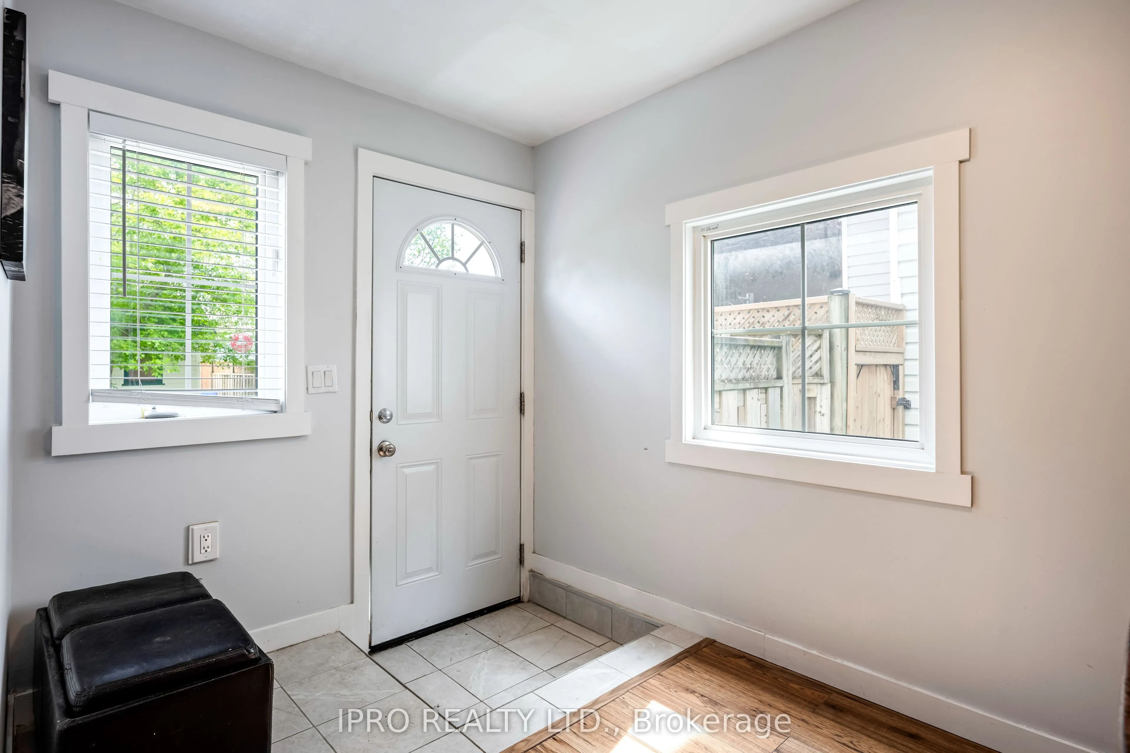 217 Main Street W