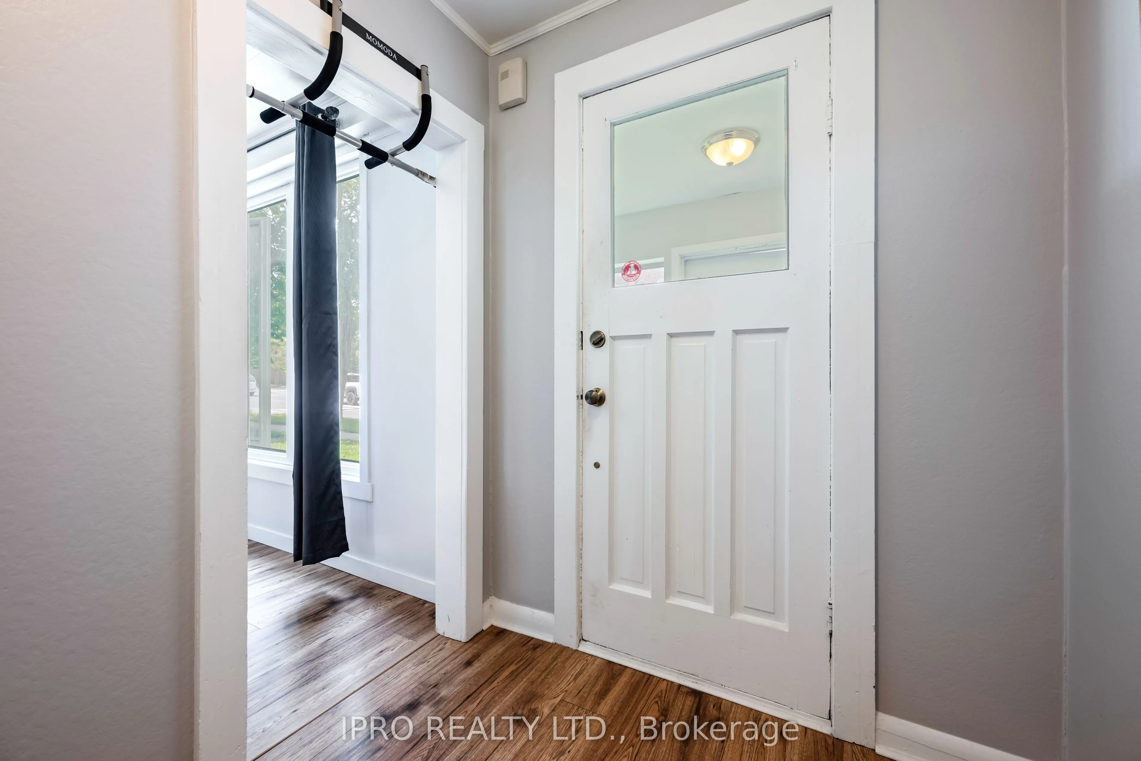 217 Main Street W