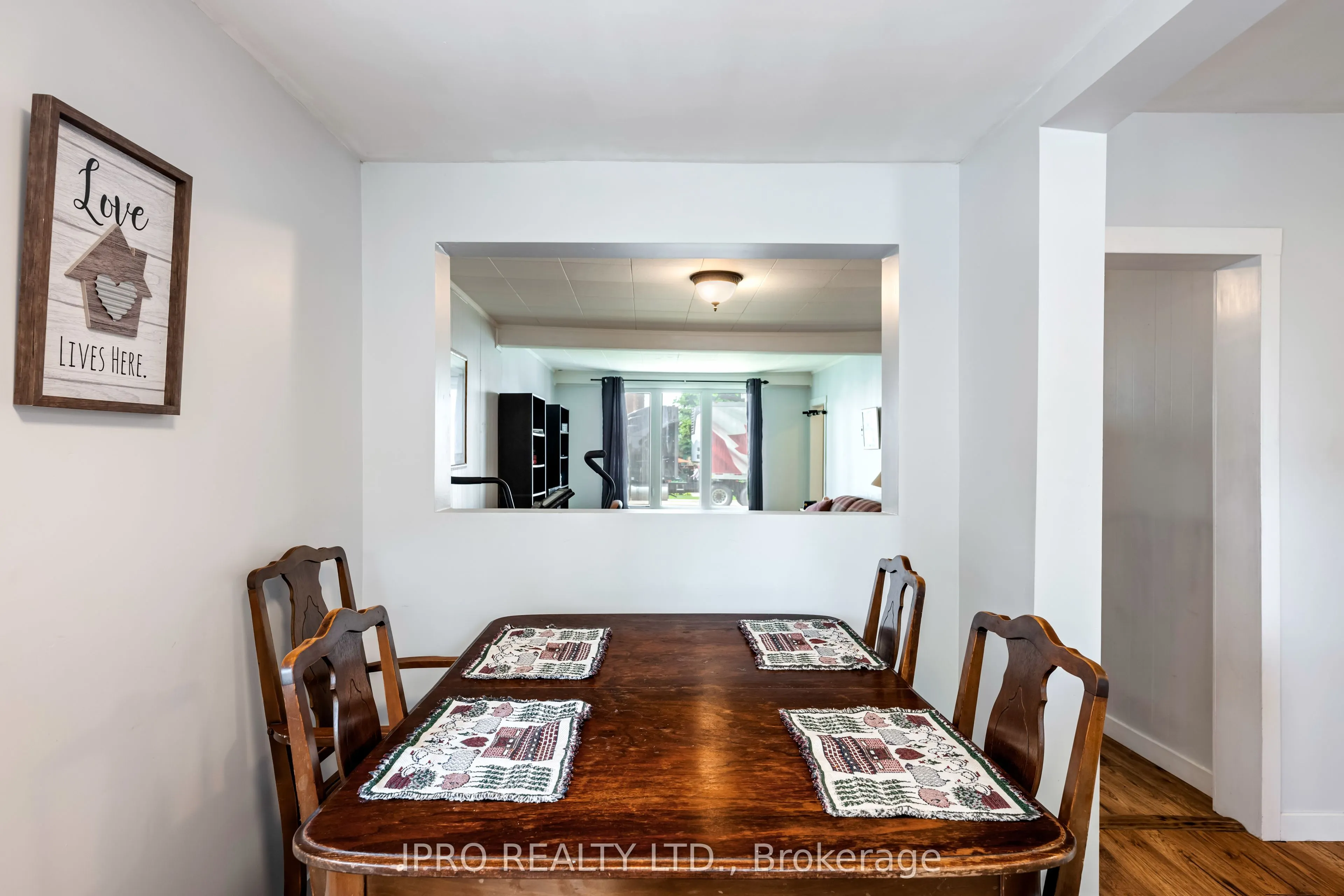 217 Main Street W