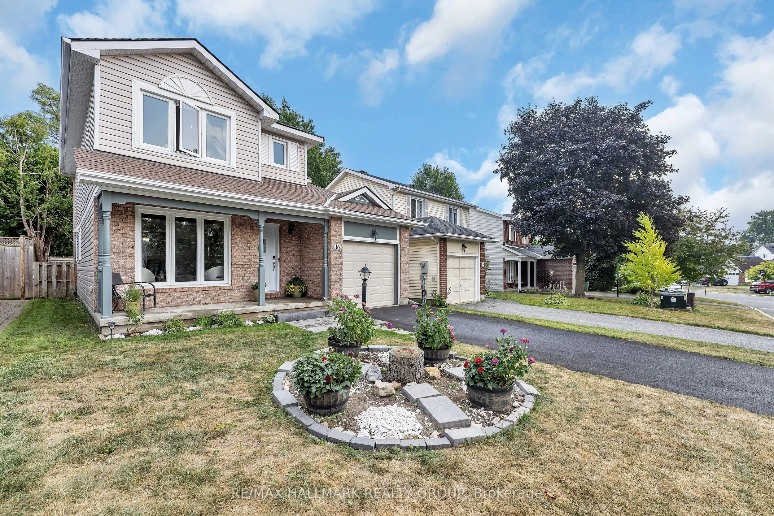16 Hawley Crescent