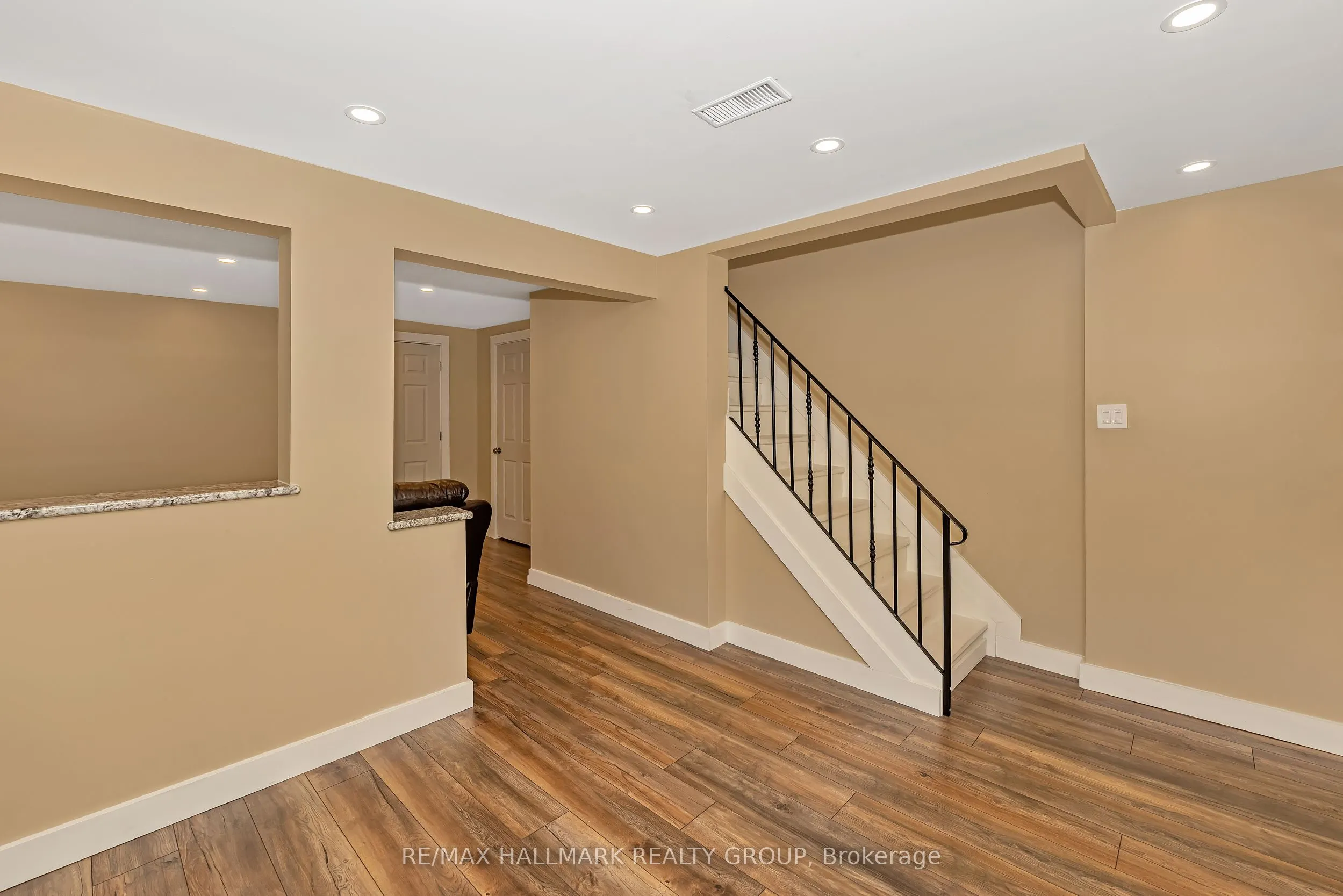 16 Hawley Crescent