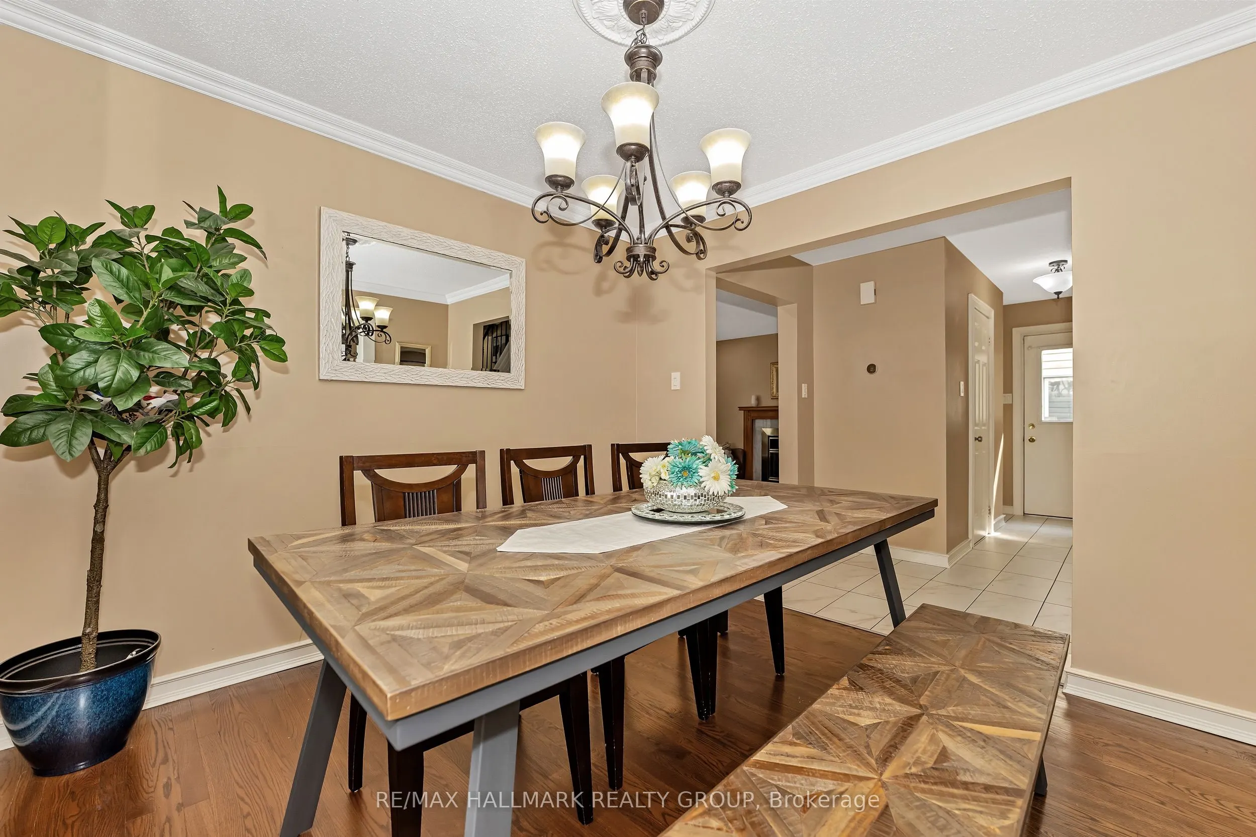 16 Hawley Crescent