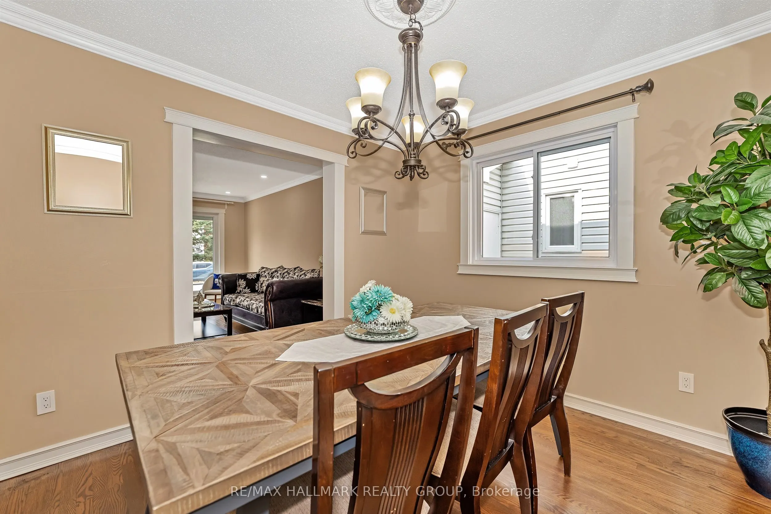 16 Hawley Crescent