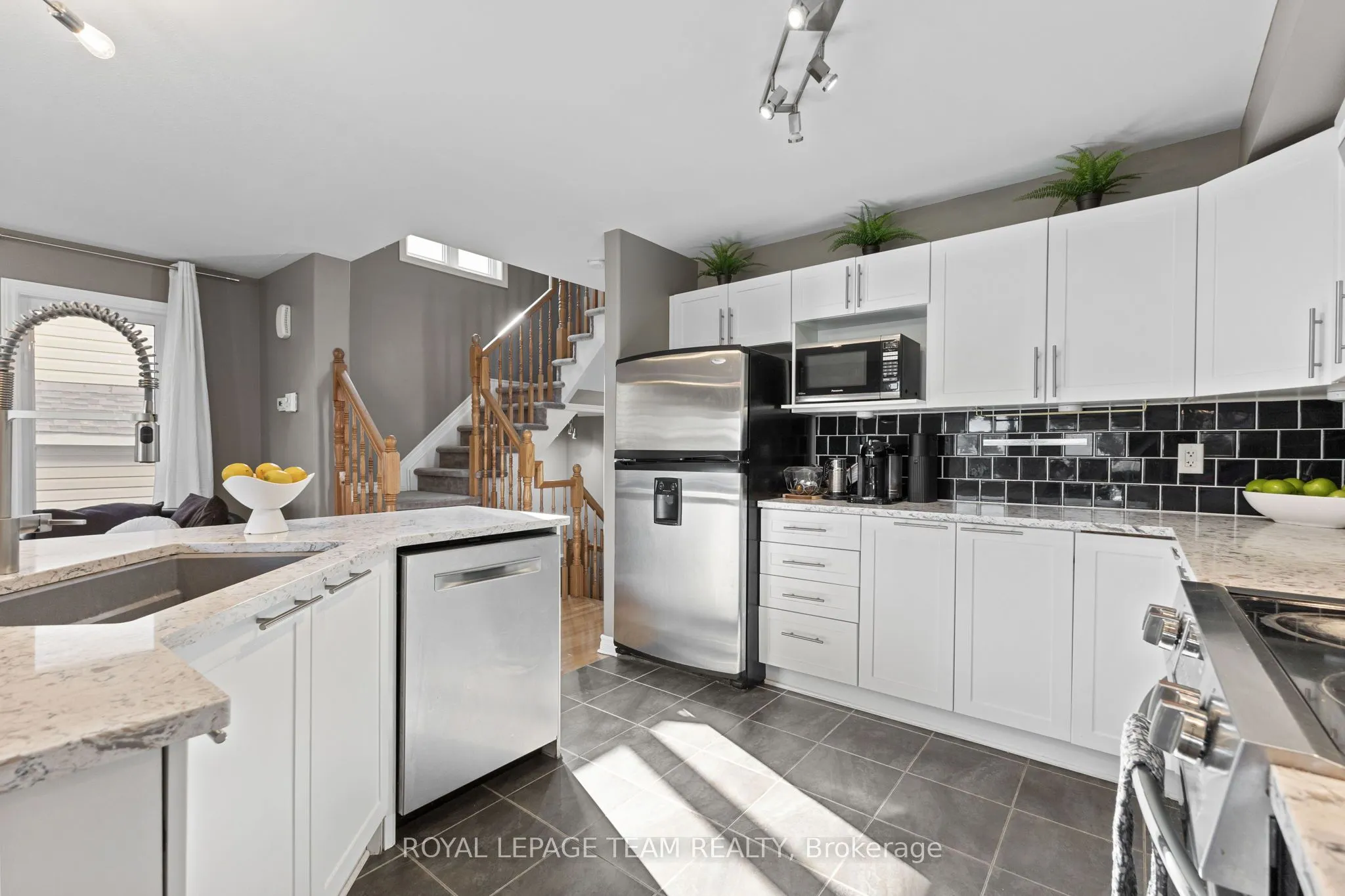 1879 Arrowgrass Way
