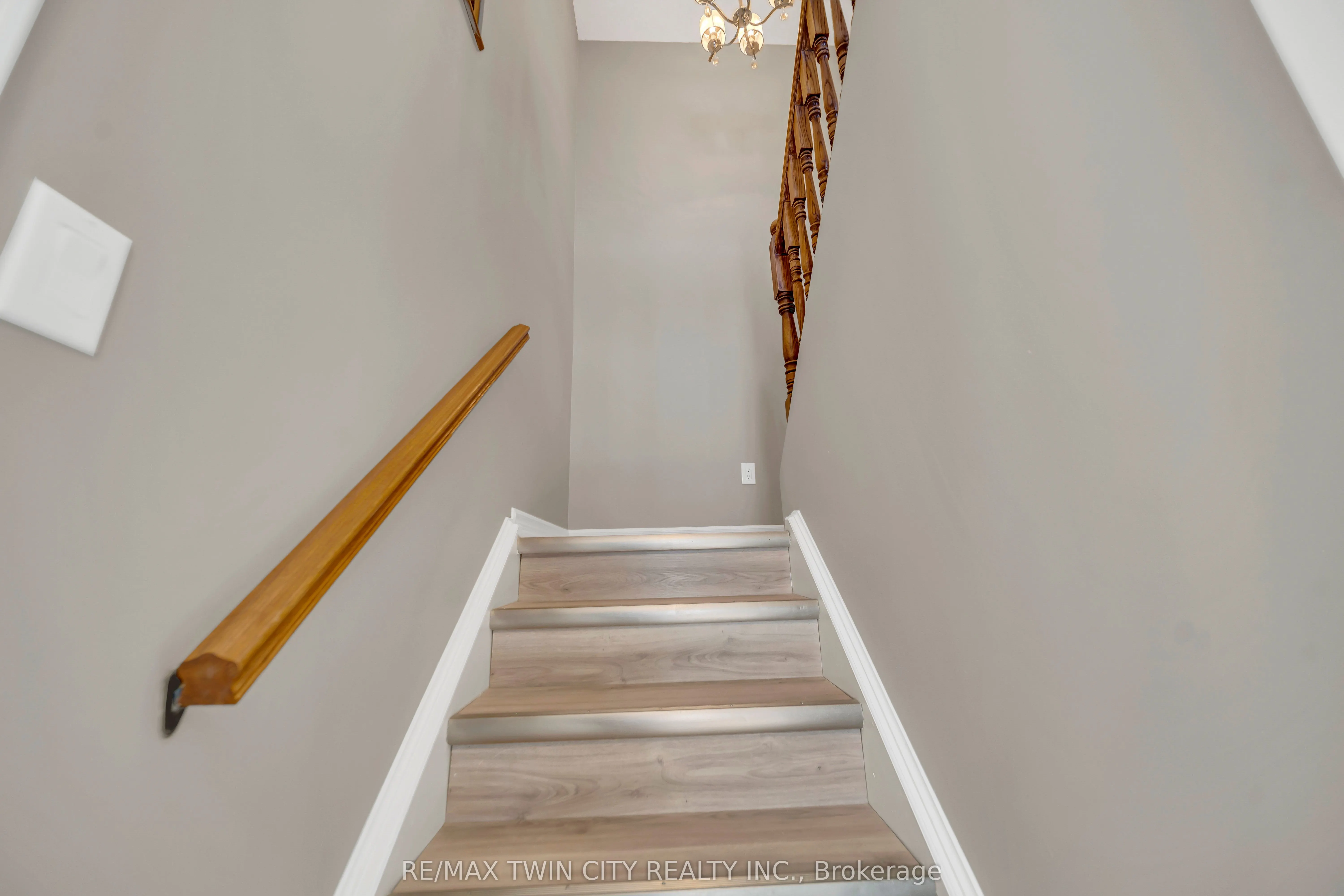 28 Uxbridge Crescent