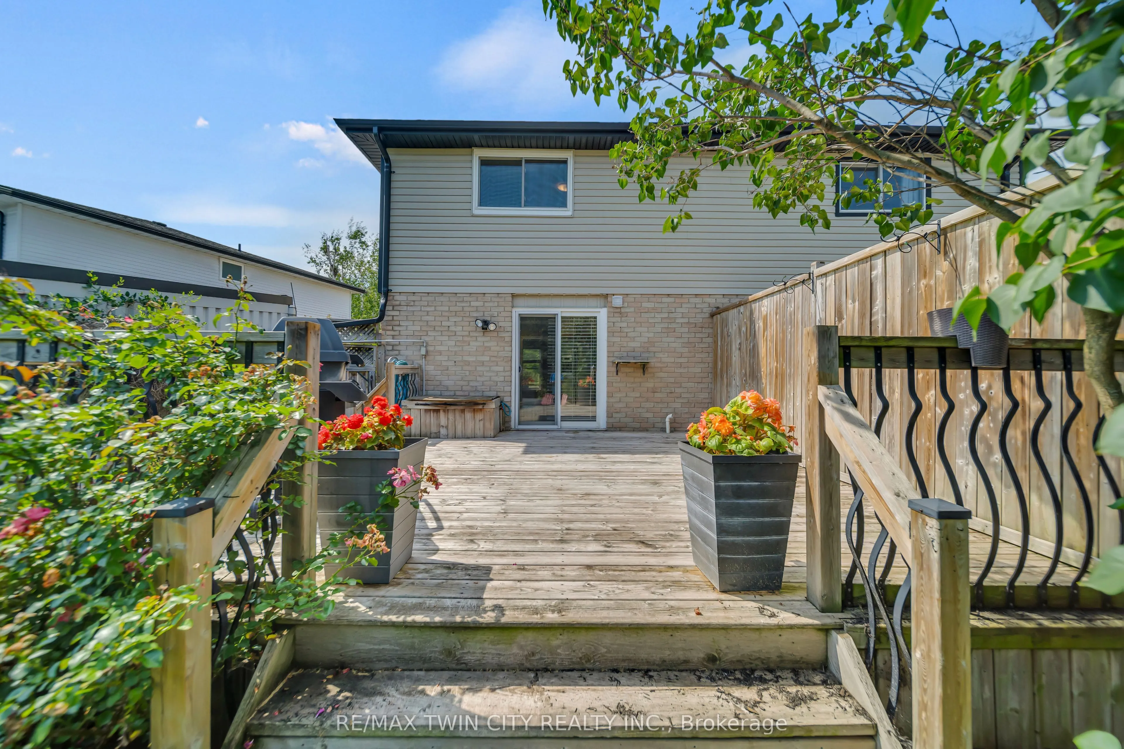 28 Uxbridge Crescent