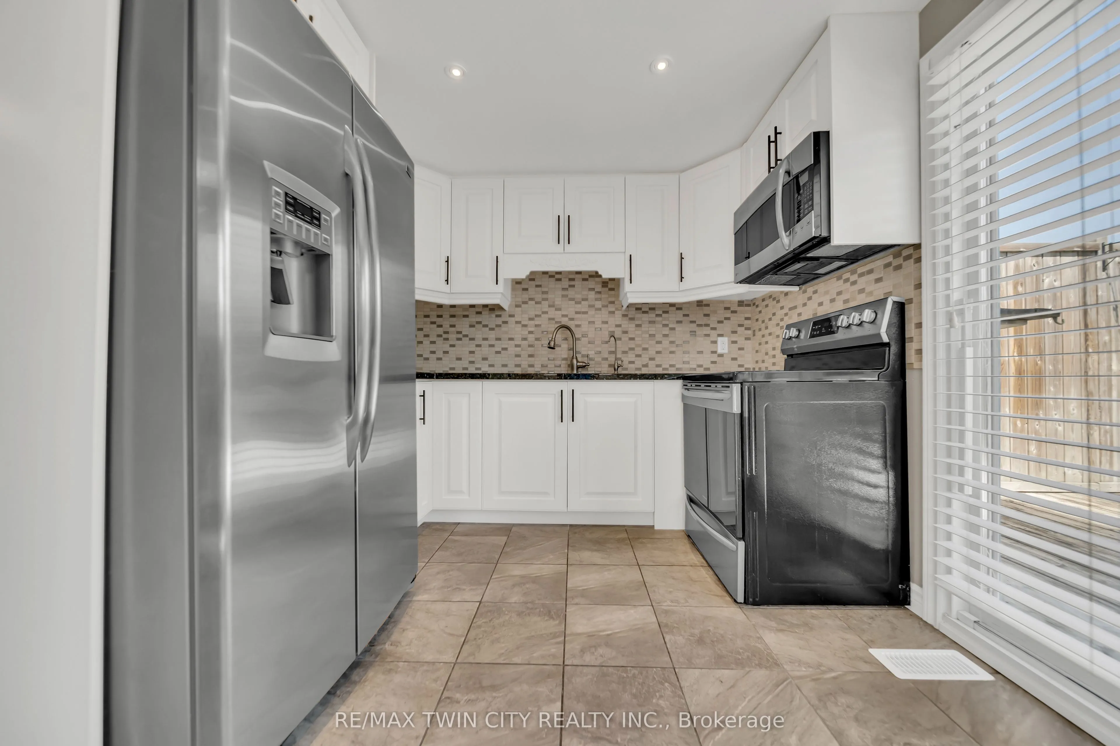 28 Uxbridge Crescent