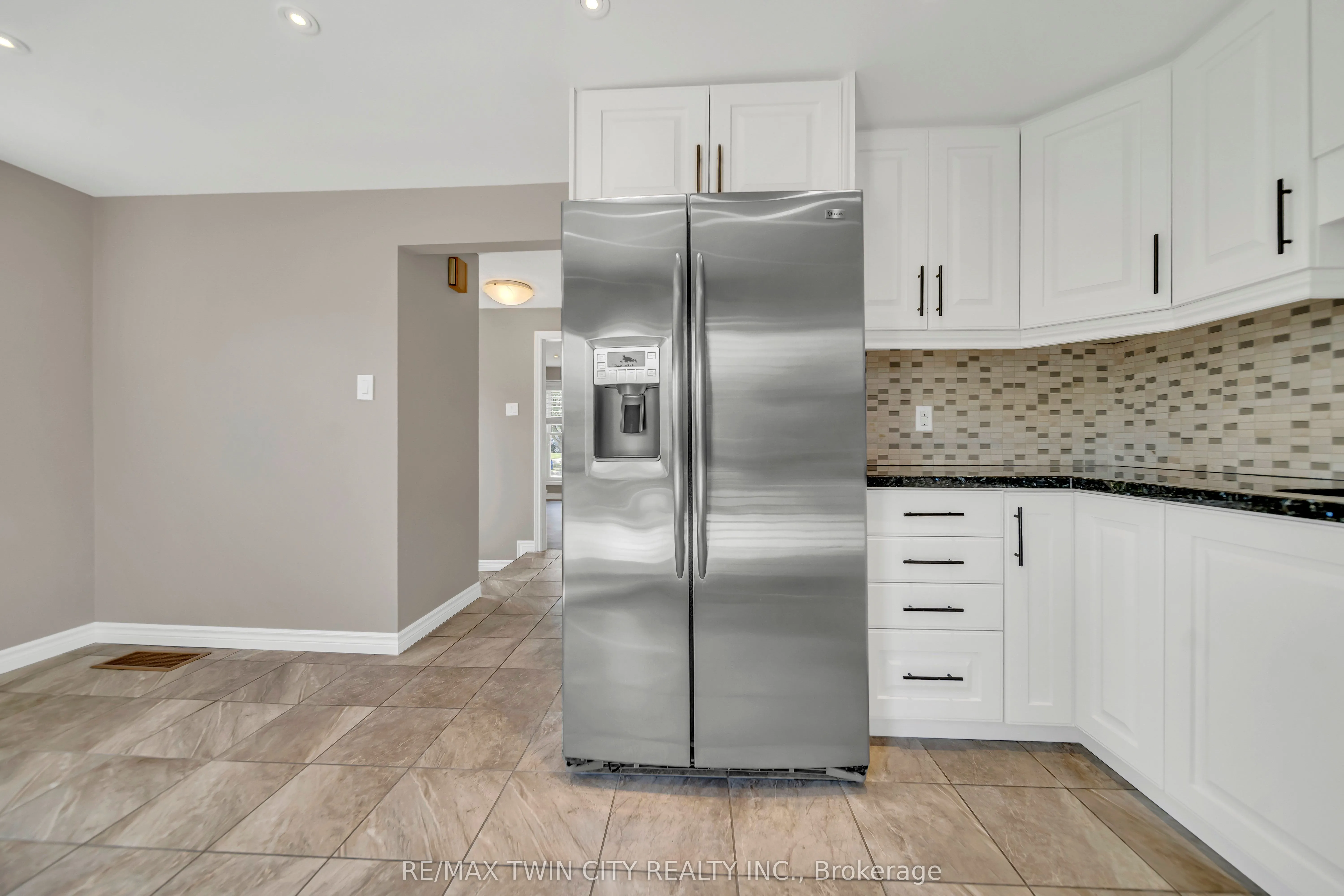 28 Uxbridge Crescent